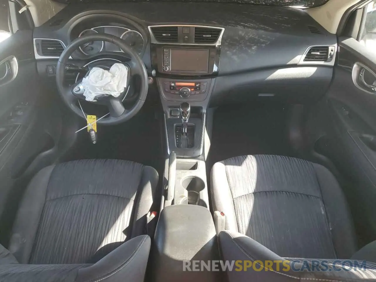 8 Photograph of a damaged car 3N1AB7AP2KL606461 NISSAN SENTRA 2019