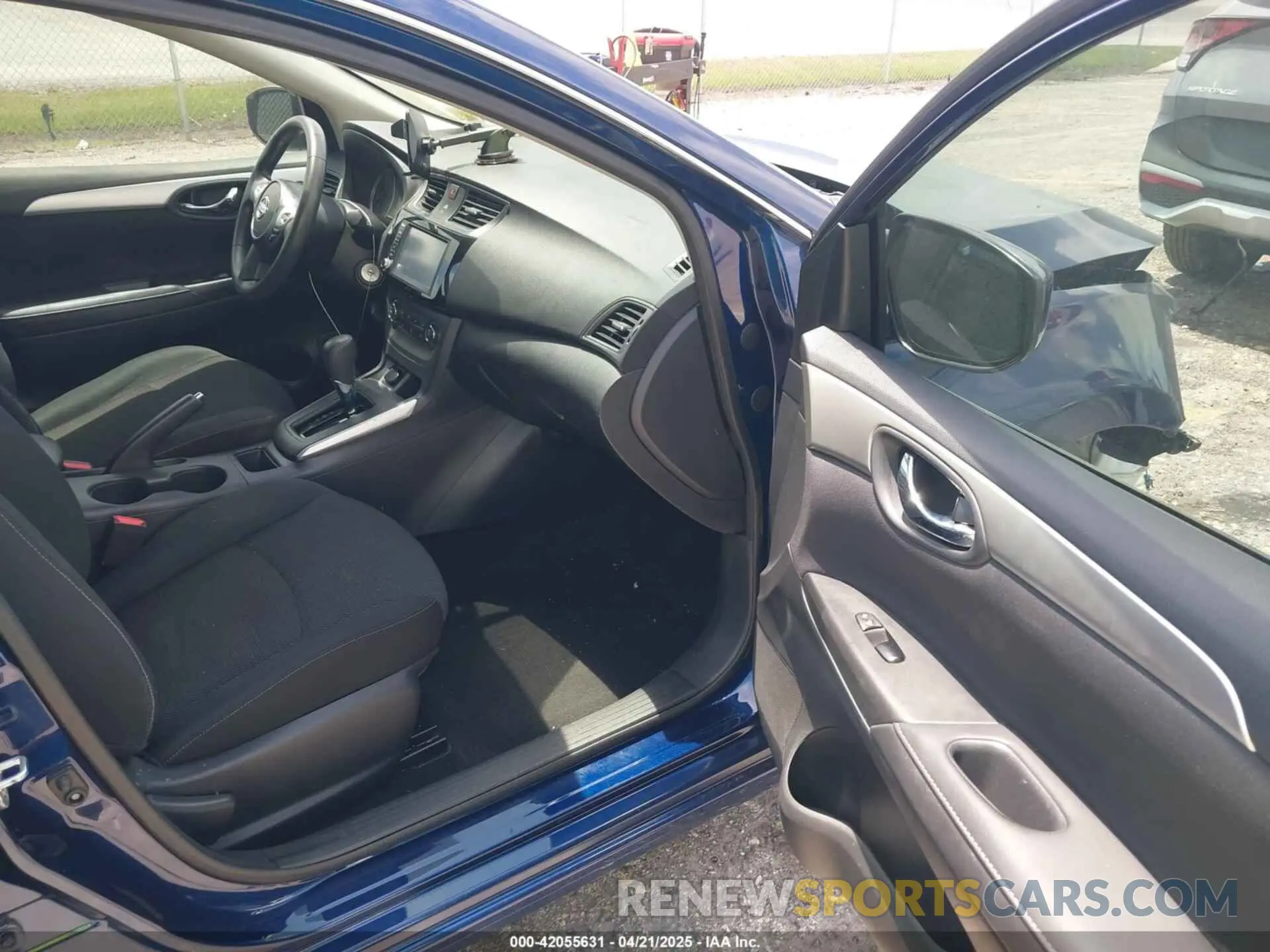 5 Photograph of a damaged car 3N1AB7AP2KY236695 NISSAN SENTRA 2019