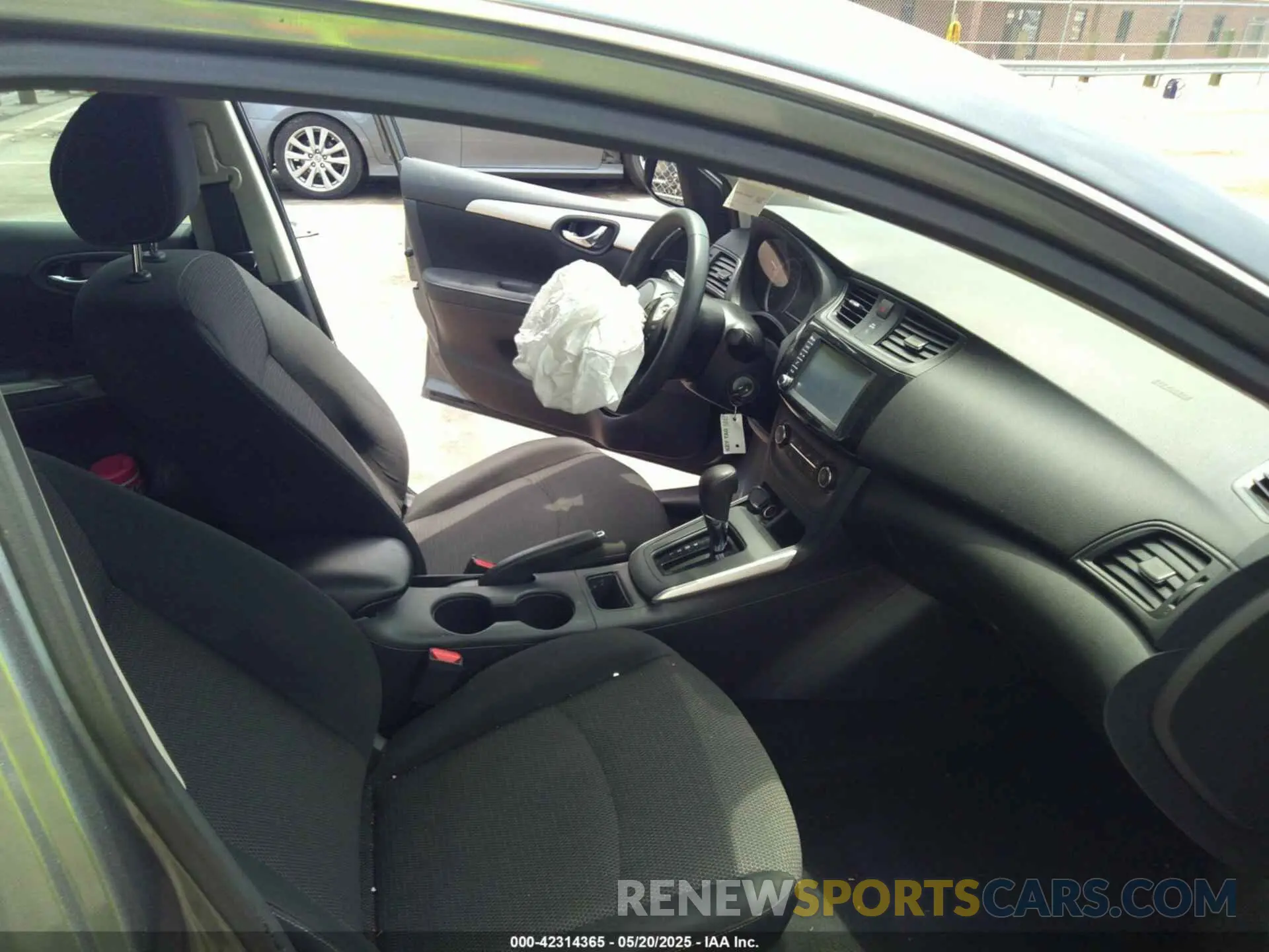 5 Photograph of a damaged car 3N1AB7AP2KY266957 NISSAN SENTRA 2019