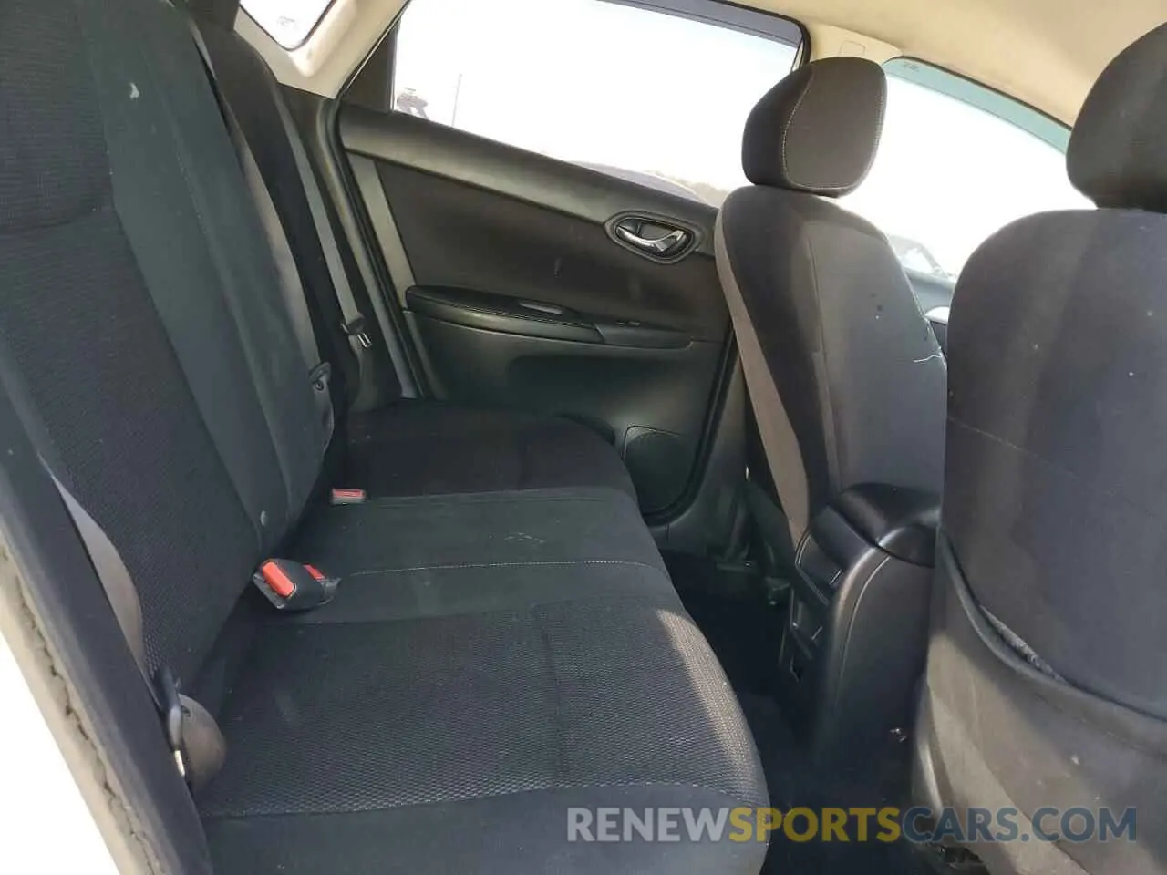 10 Photograph of a damaged car 3N1AB7AP2KY273861 NISSAN SENTRA 2019
