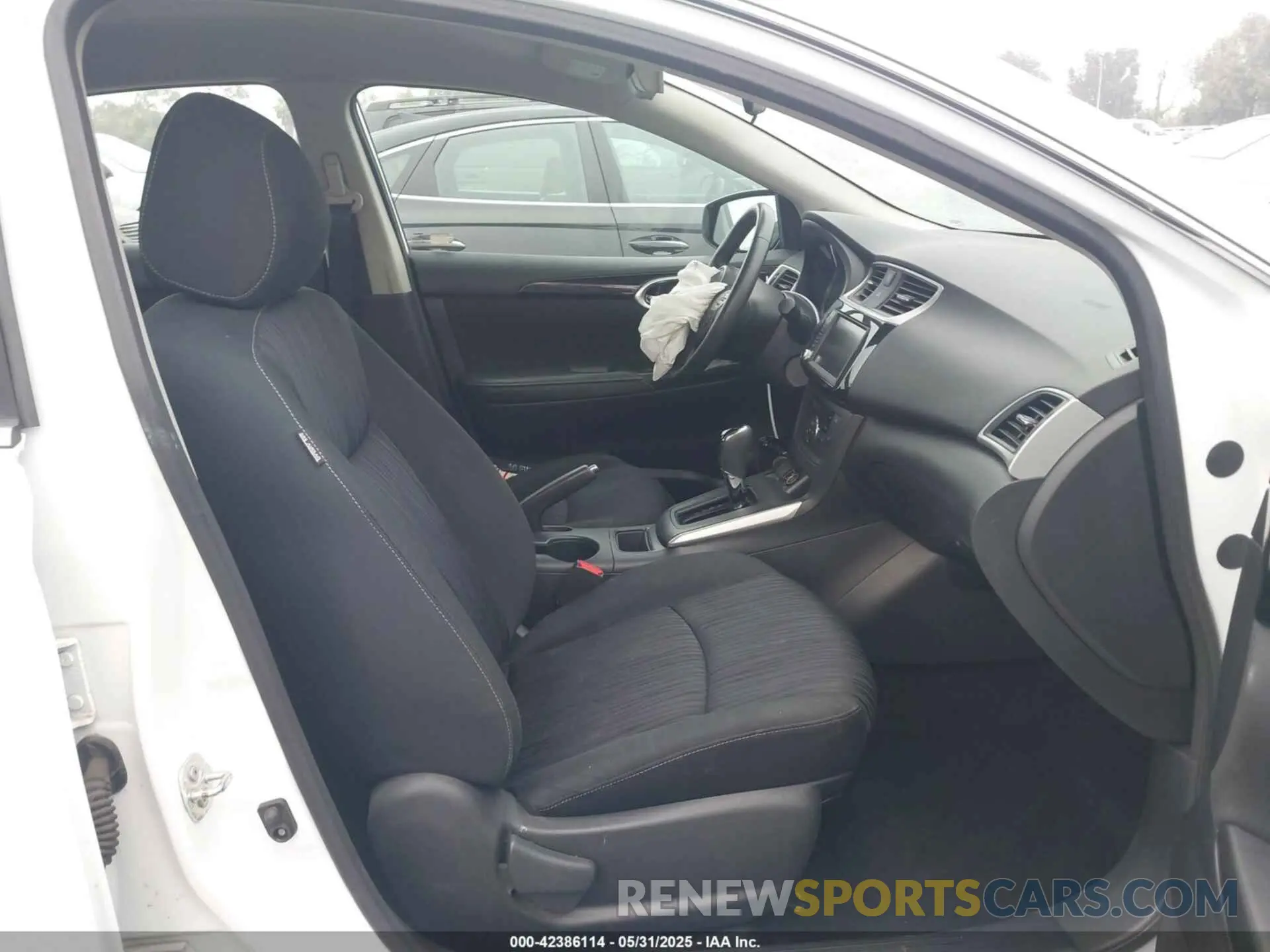 5 Photograph of a damaged car 3N1AB7AP2KY303098 NISSAN SENTRA 2019