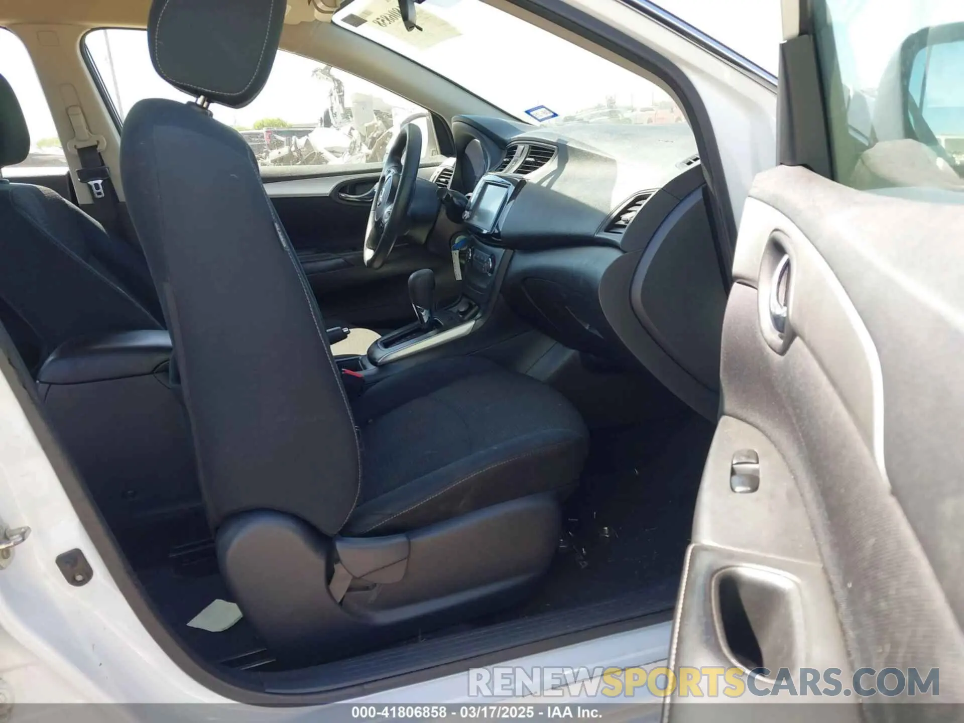 5 Photograph of a damaged car 3N1AB7AP2KY303215 NISSAN SENTRA 2019