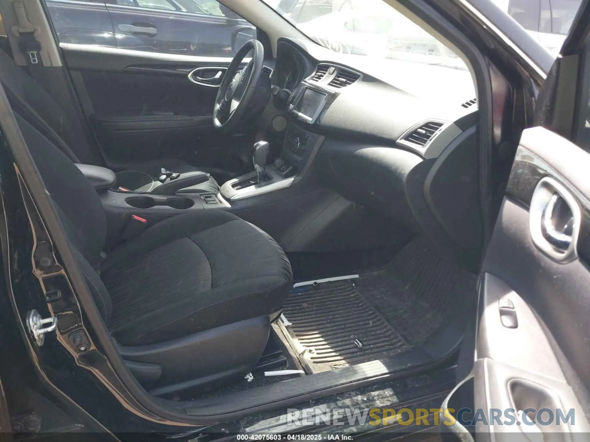5 Photograph of a damaged car 3N1AB7AP2KY304266 NISSAN SENTRA 2019
