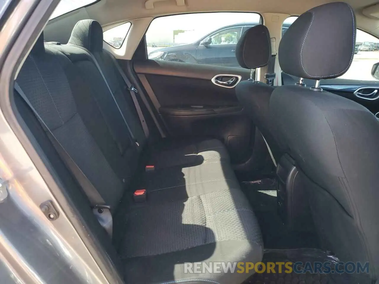 10 Photograph of a damaged car 3N1AB7AP2KY306731 NISSAN SENTRA 2019