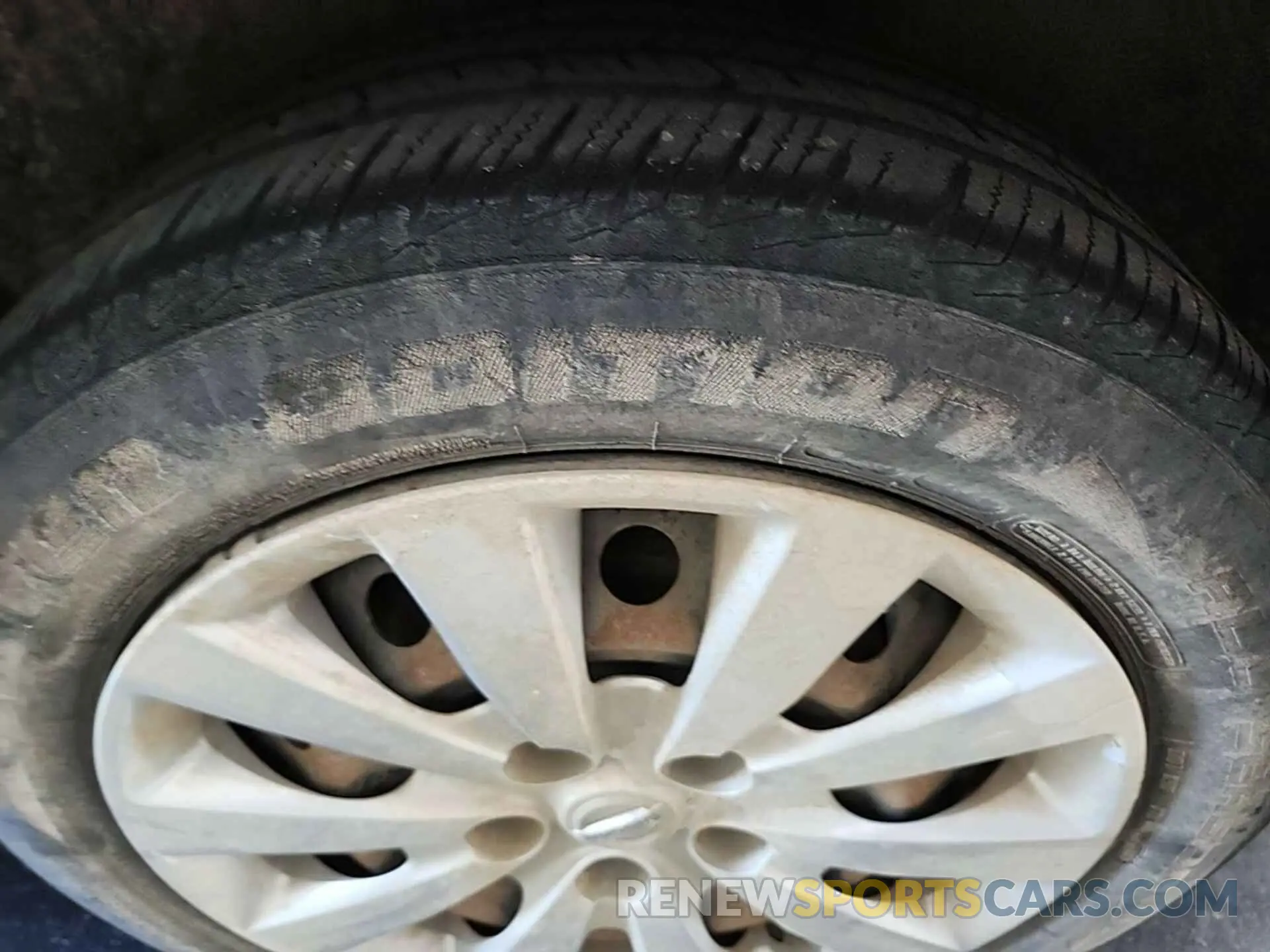 18 Photograph of a damaged car 3N1AB7AP2KY325098 NISSAN SENTRA 2019
