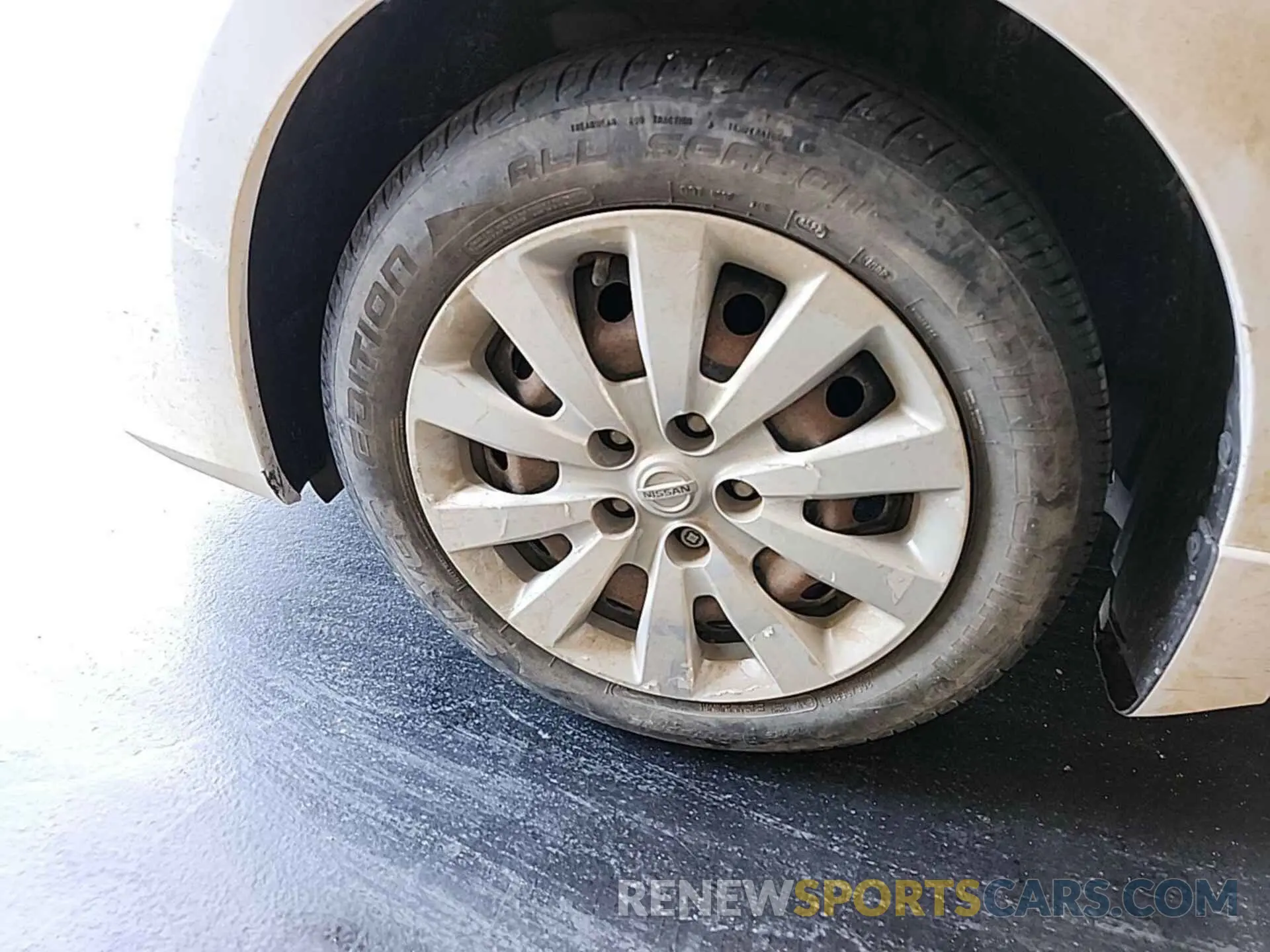 25 Photograph of a damaged car 3N1AB7AP2KY325098 NISSAN SENTRA 2019