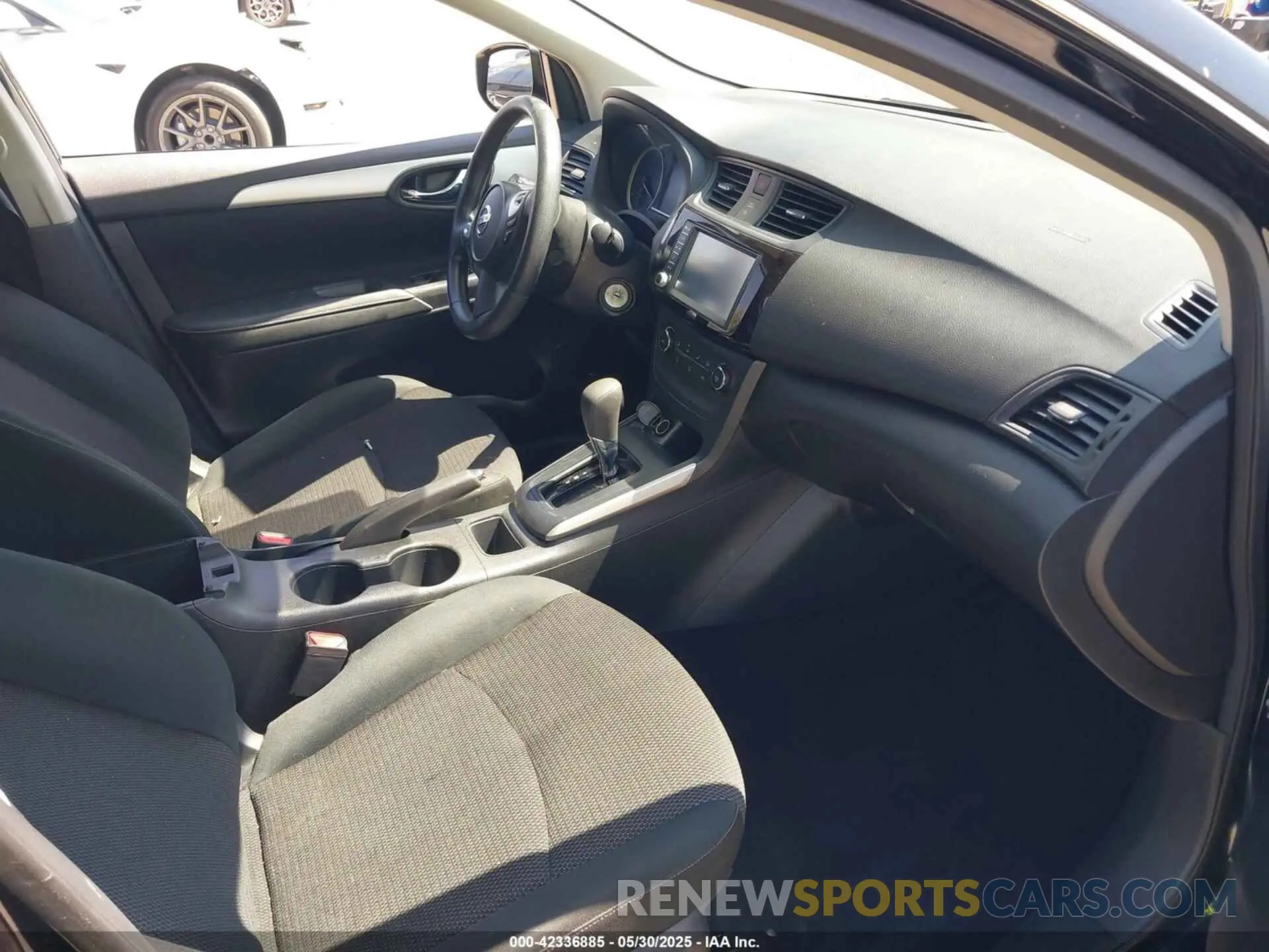 5 Photograph of a damaged car 3N1AB7AP2KY354861 NISSAN SENTRA 2019