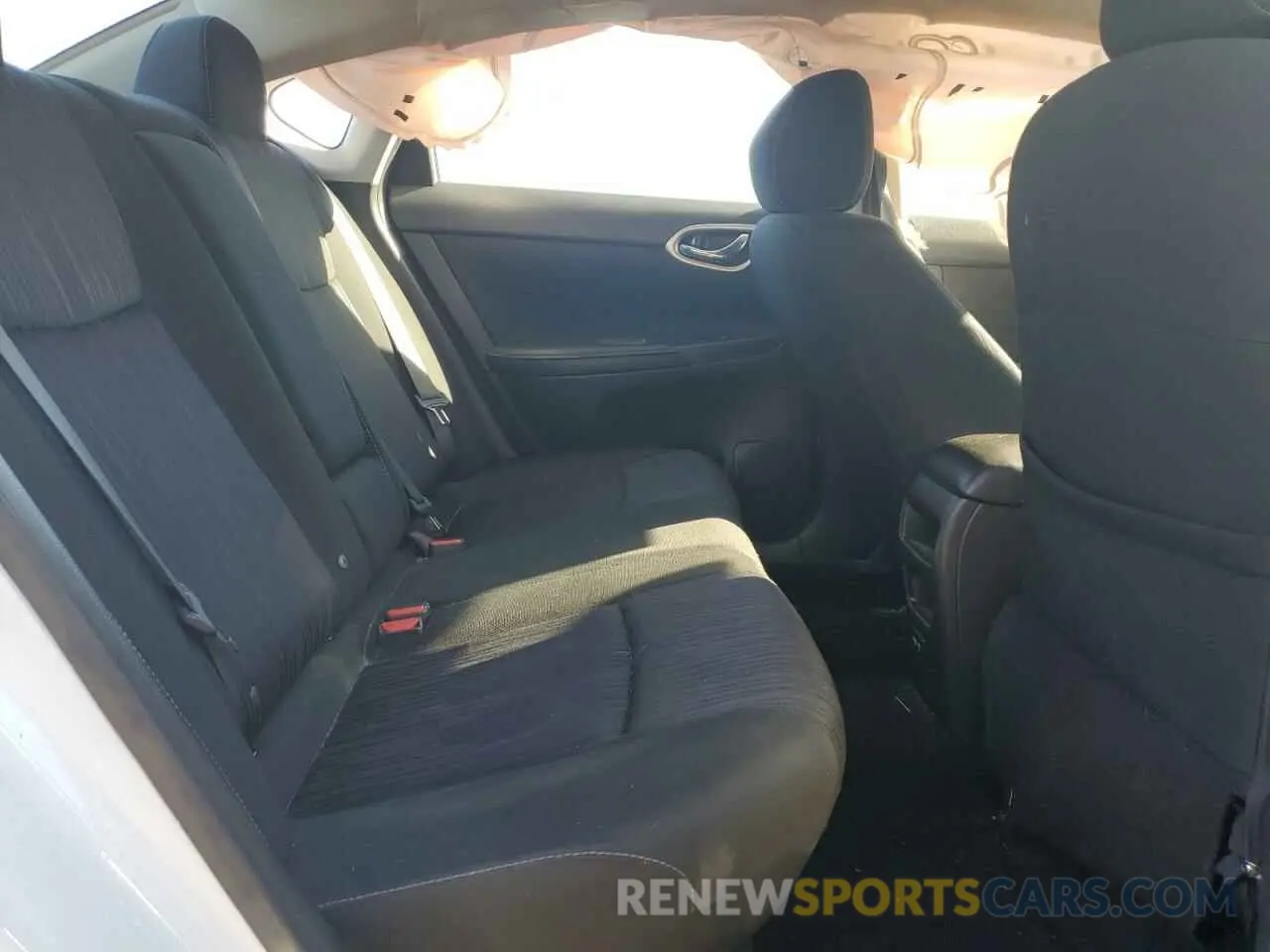 10 Photograph of a damaged car 3N1AB7AP2KY452143 NISSAN SENTRA 2019
