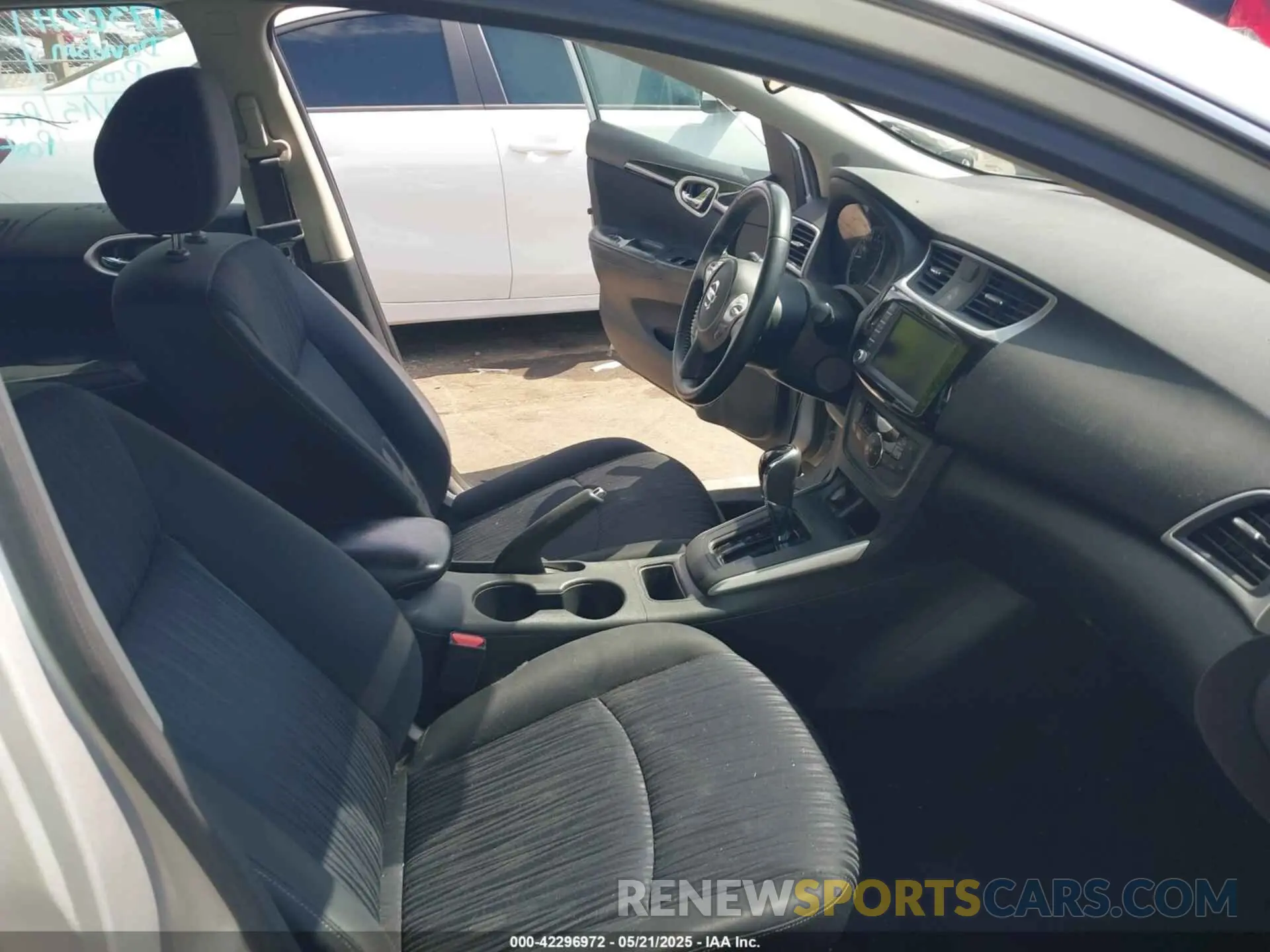 5 Photograph of a damaged car 3N1AB7AP3KY257037 NISSAN SENTRA 2019