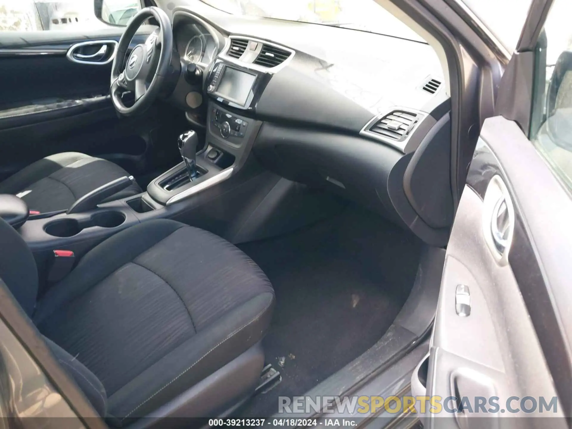 5 Photograph of a damaged car 3N1AB7AP3KY293231 NISSAN SENTRA 2019