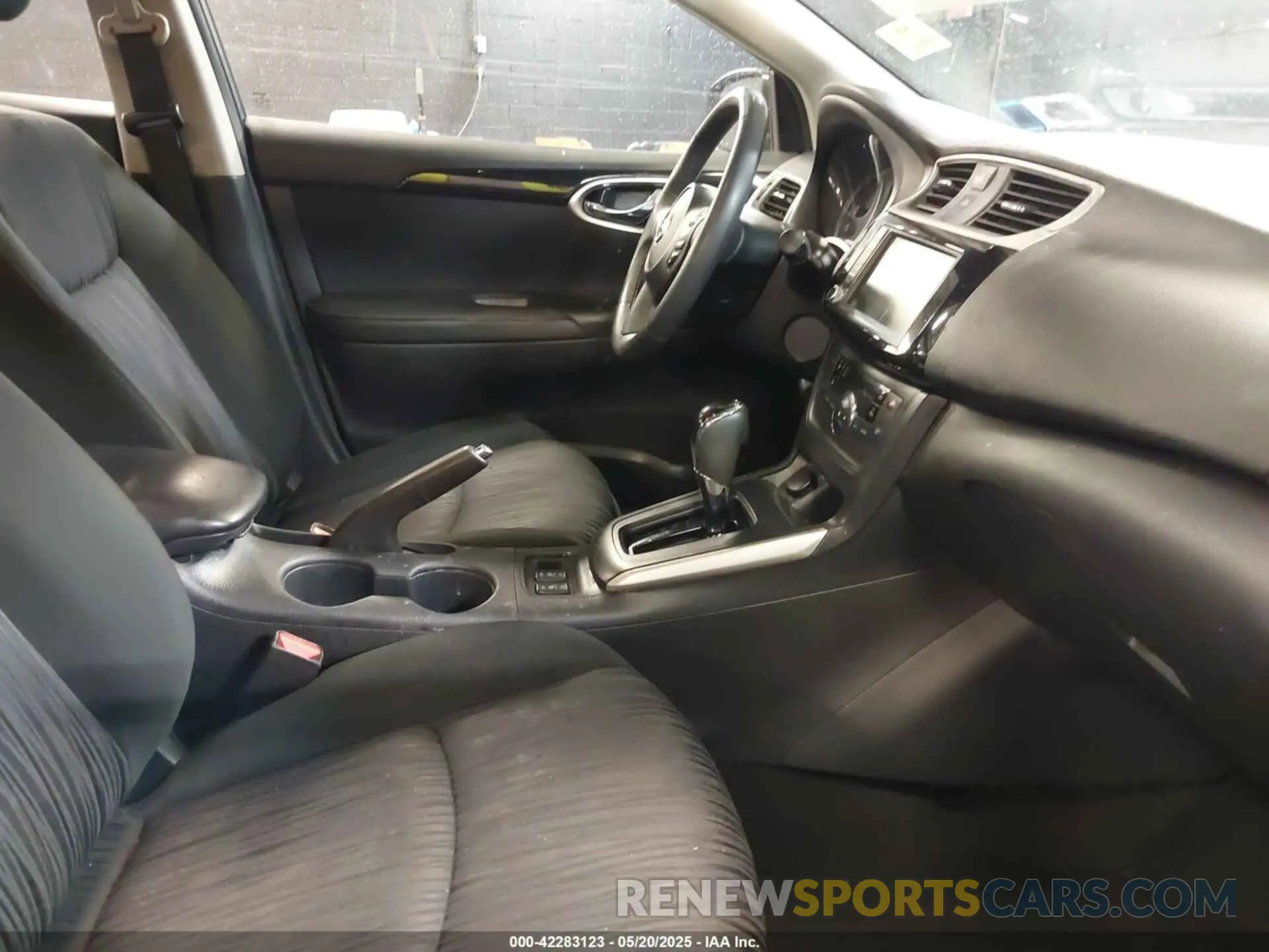 5 Photograph of a damaged car 3N1AB7AP3KY368736 NISSAN SENTRA 2019