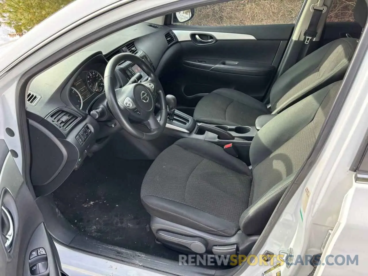 5 Photograph of a damaged car 3N1AB7AP3KY372768 NISSAN SENTRA 2019
