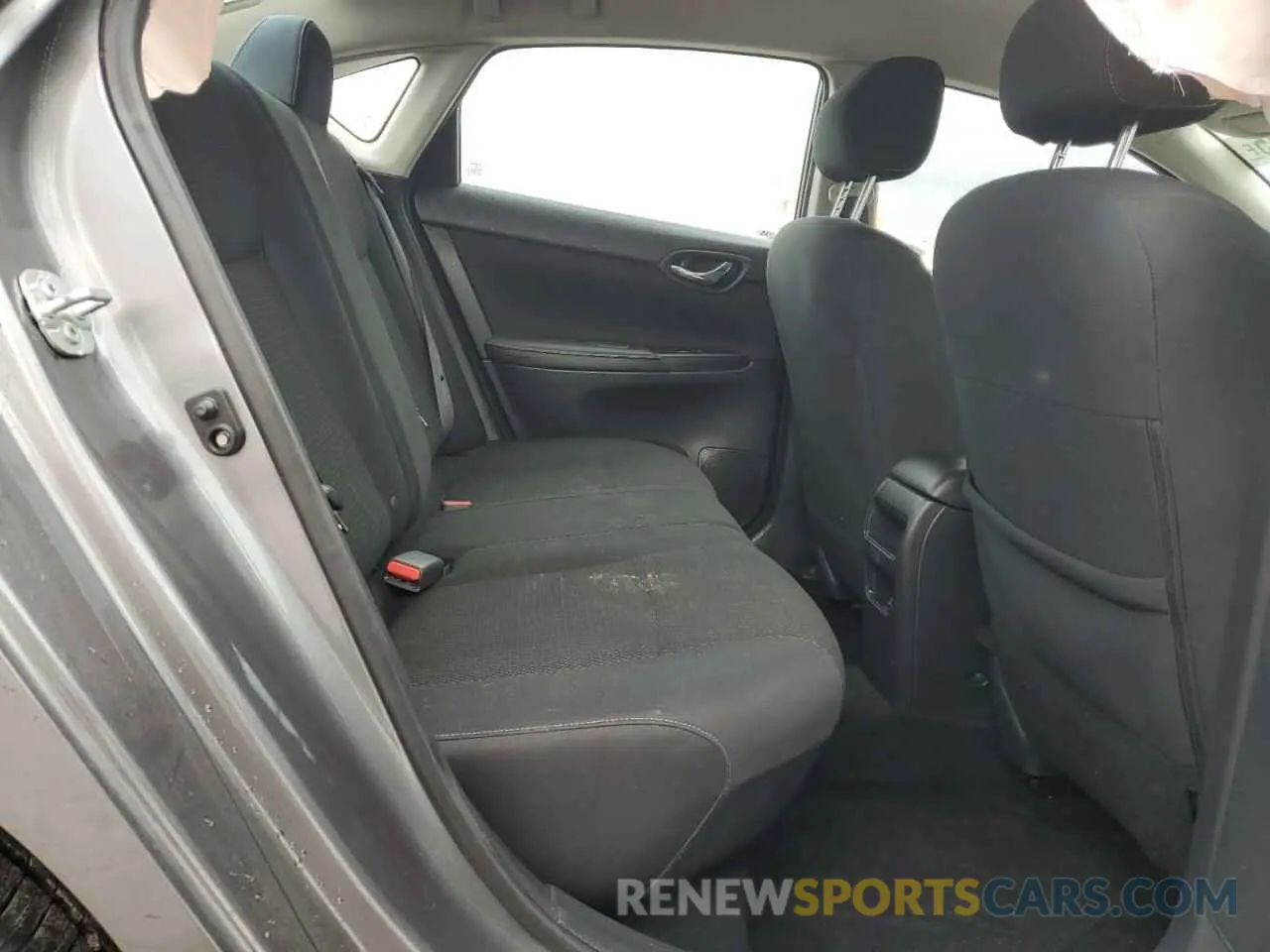 10 Photograph of a damaged car 3N1AB7AP3KY380157 NISSAN SENTRA 2019