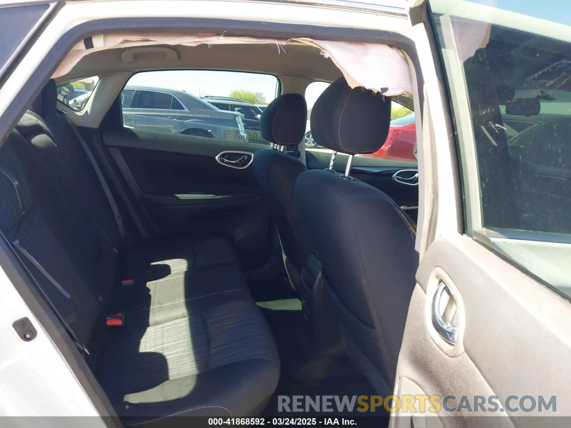 8 Photograph of a damaged car 3N1AB7AP4KL607725 NISSAN SENTRA 2019