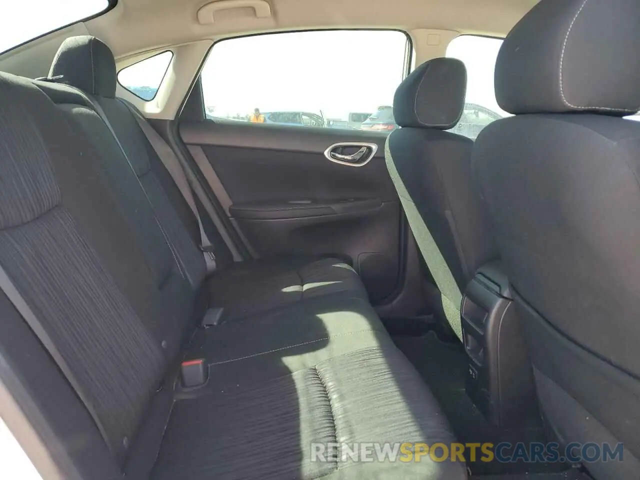 10 Photograph of a damaged car 3N1AB7AP4KL614657 NISSAN SENTRA 2019