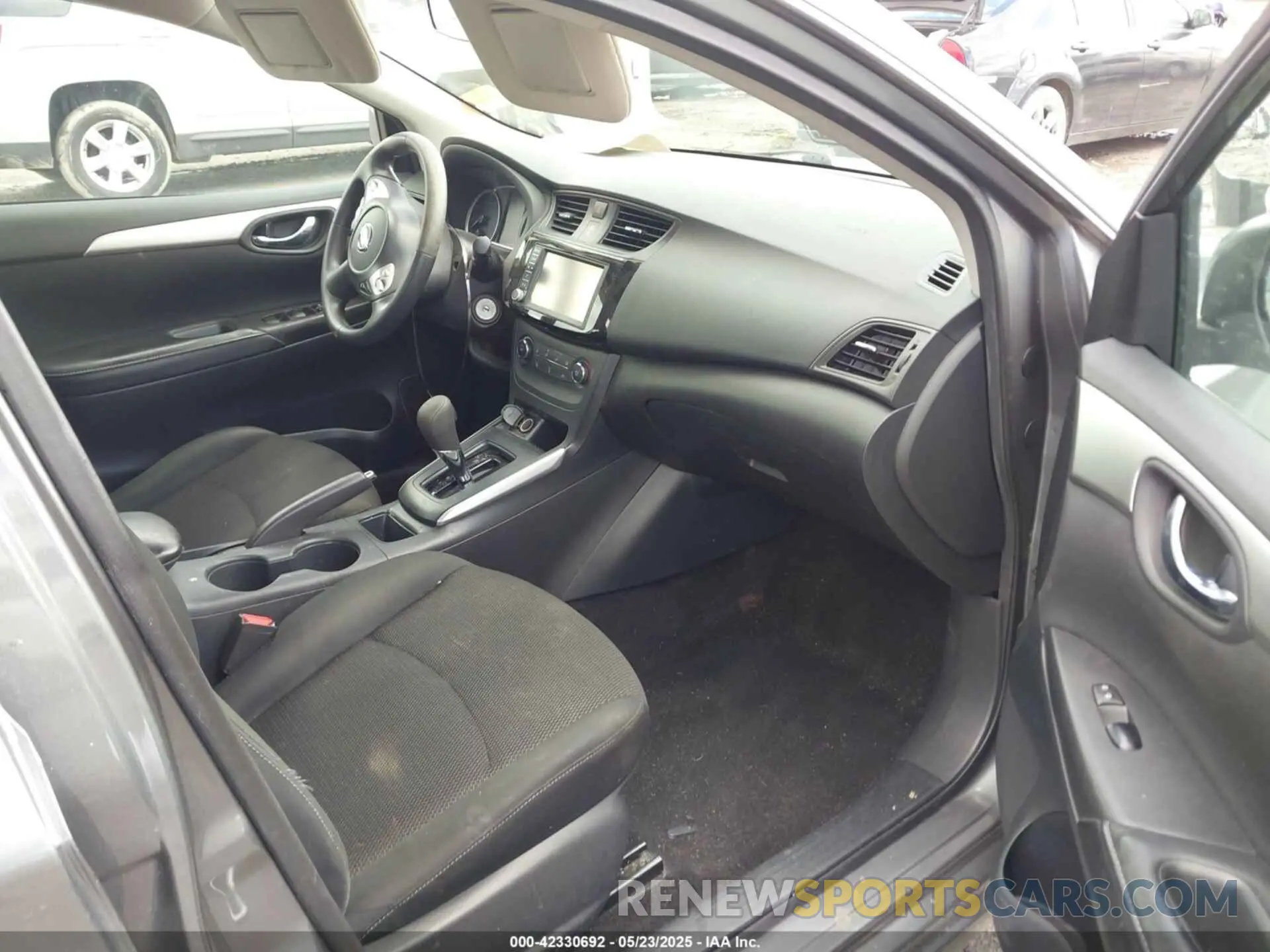 5 Photograph of a damaged car 3N1AB7AP4KY206808 NISSAN SENTRA 2019