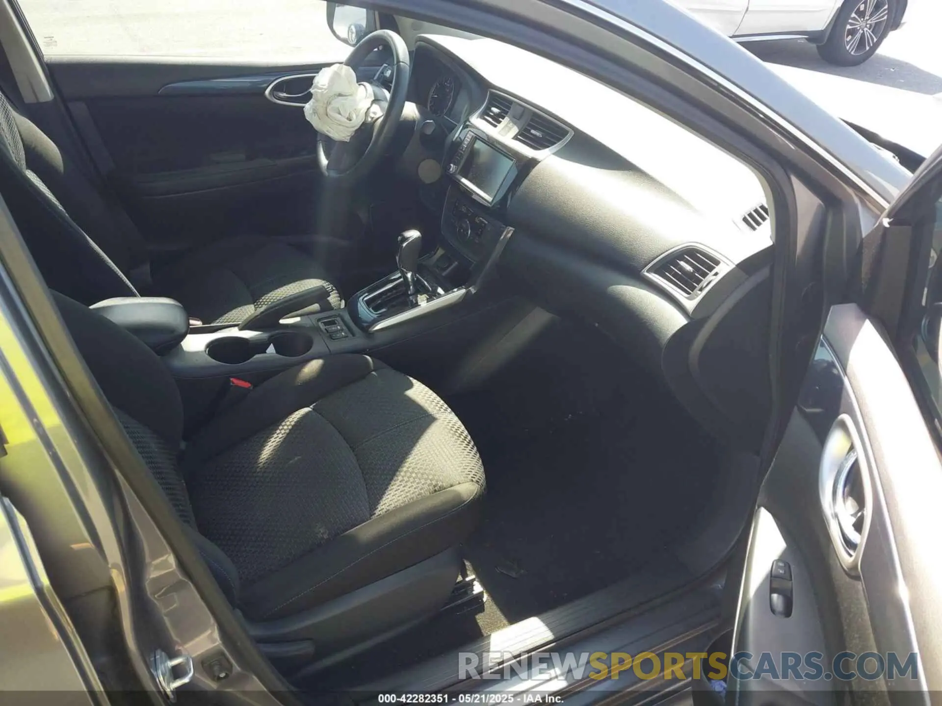 5 Photograph of a damaged car 3N1AB7AP4KY223236 NISSAN SENTRA 2019