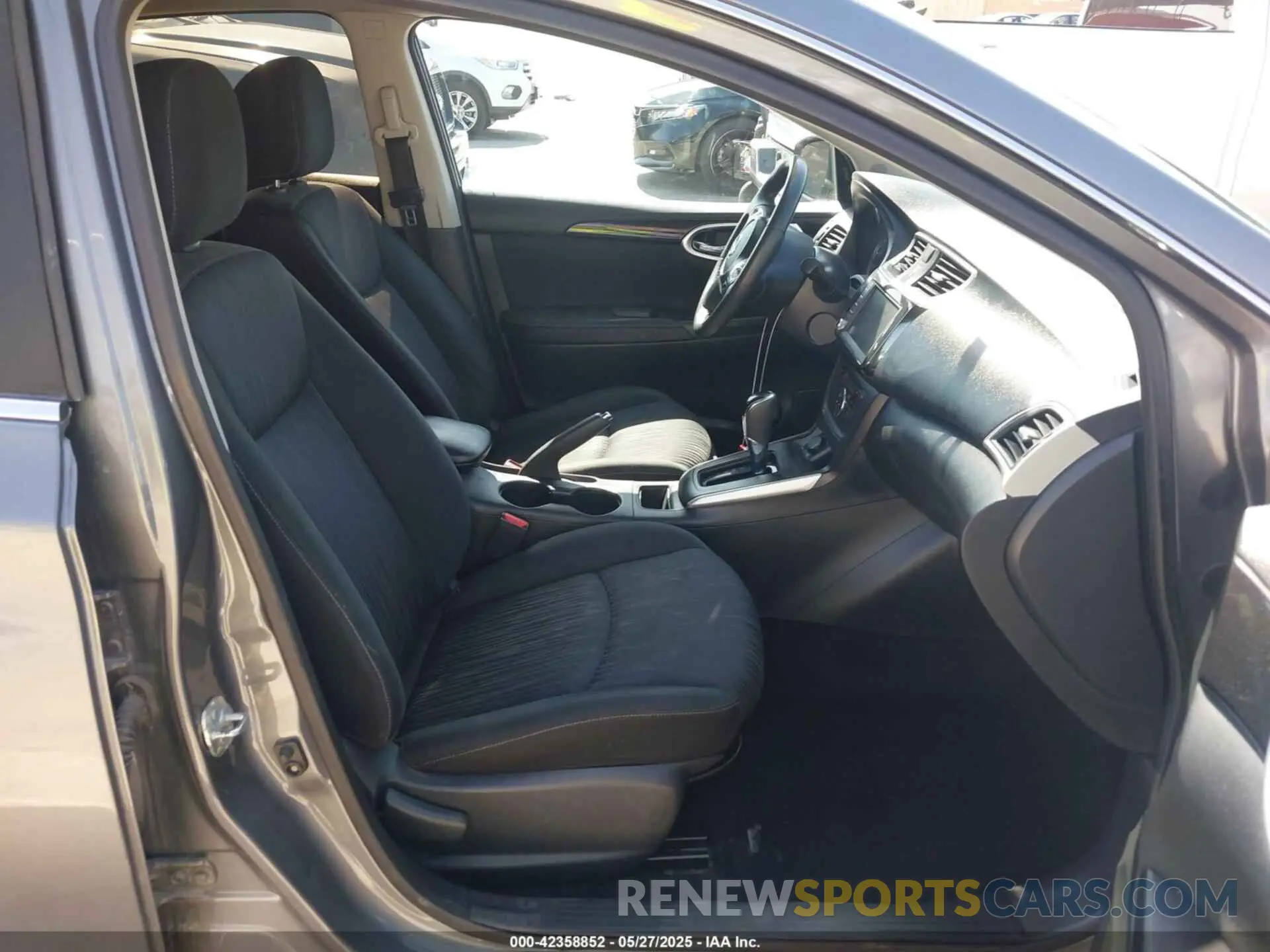 5 Photograph of a damaged car 3N1AB7AP4KY241008 NISSAN SENTRA 2019