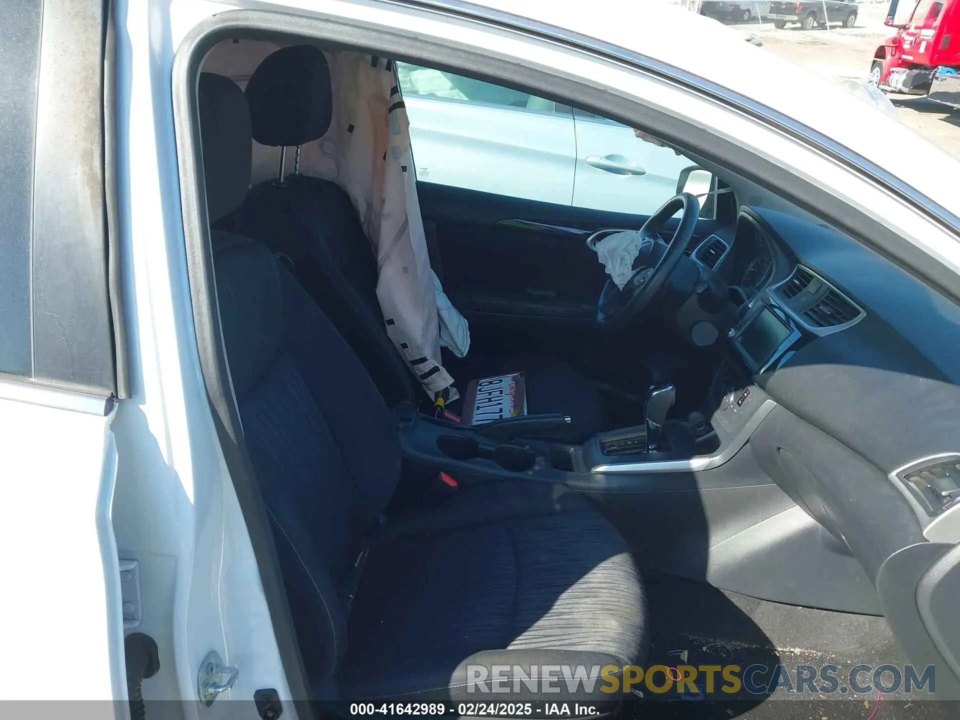 5 Photograph of a damaged car 3N1AB7AP4KY265082 NISSAN SENTRA 2019
