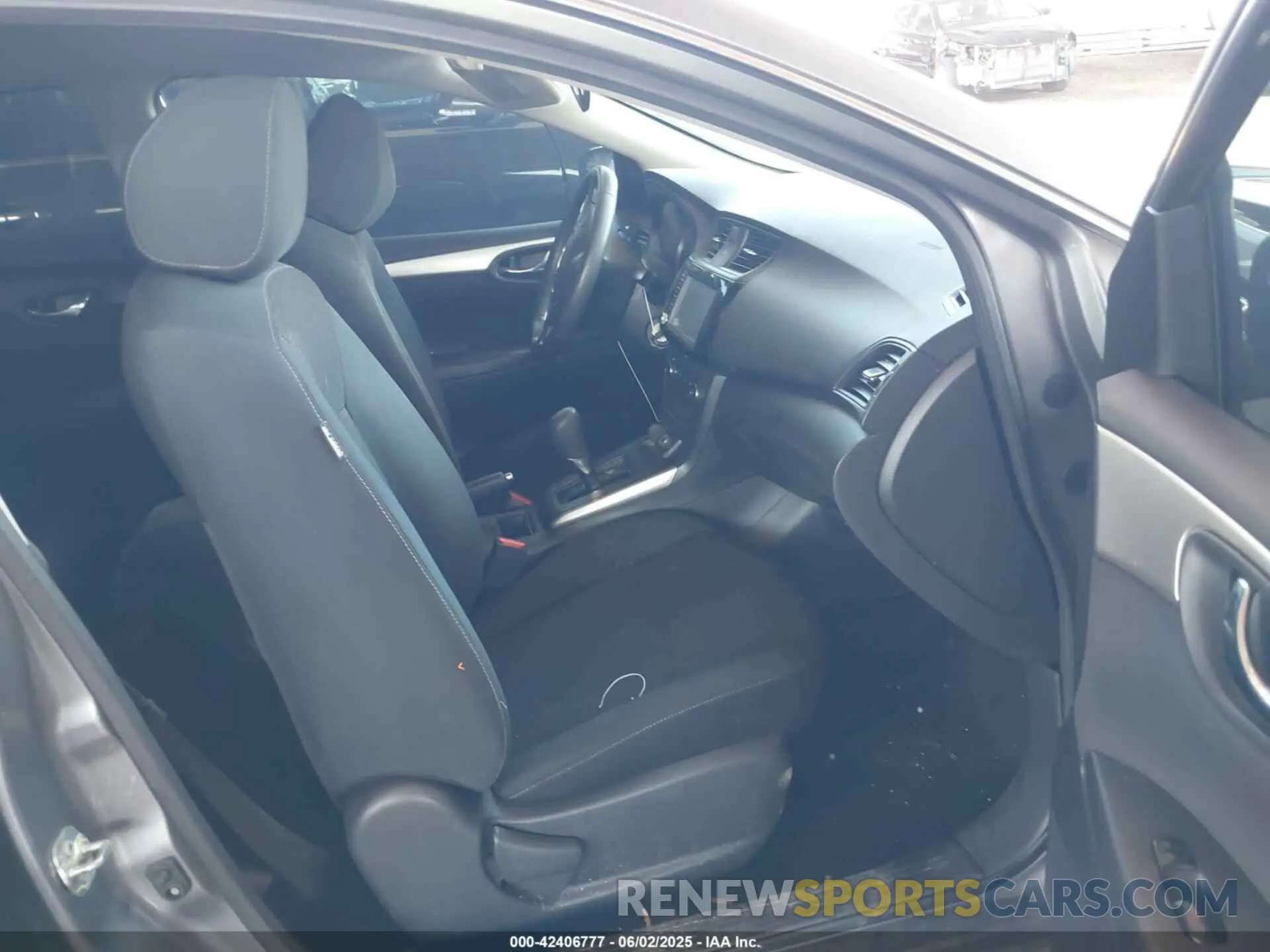 5 Photograph of a damaged car 3N1AB7AP4KY312157 NISSAN SENTRA 2019