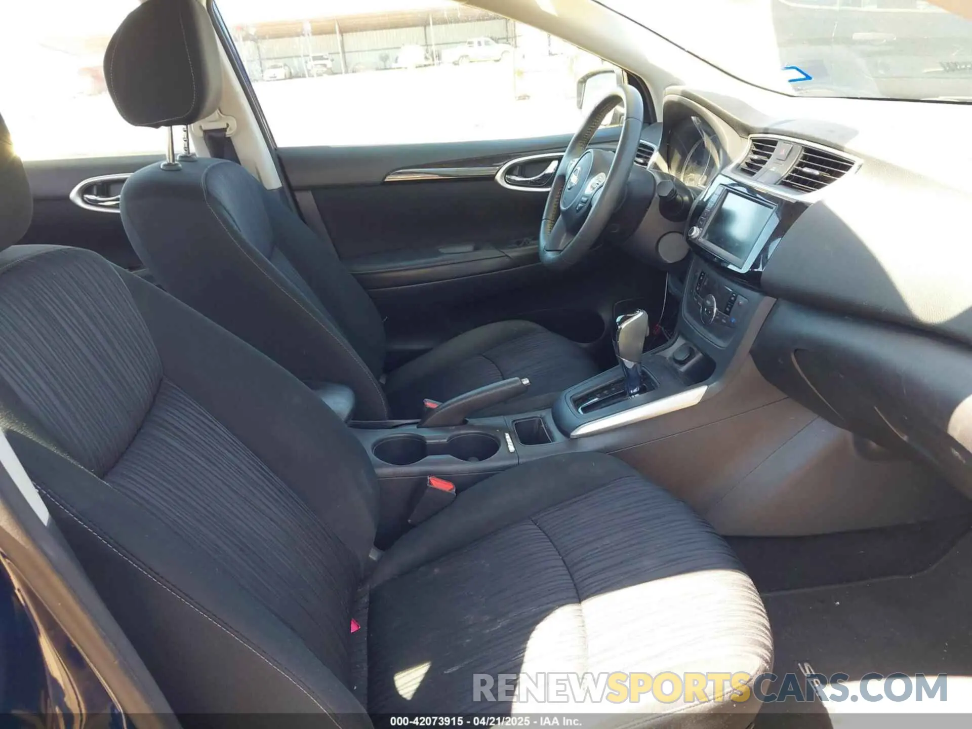 5 Photograph of a damaged car 3N1AB7AP4KY318783 NISSAN SENTRA 2019