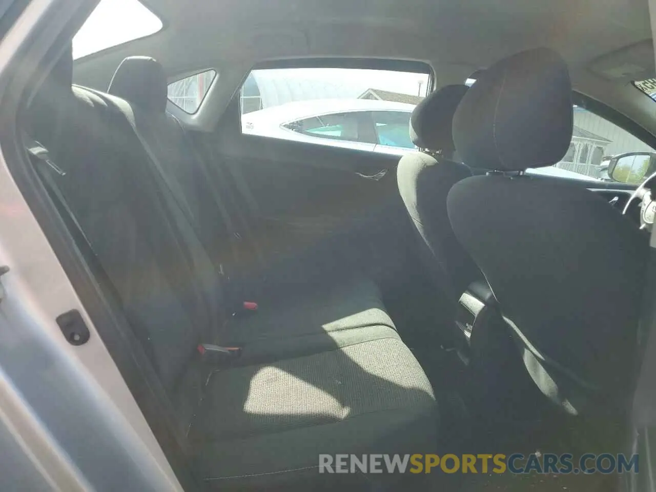 10 Photograph of a damaged car 3N1AB7AP4KY352240 NISSAN SENTRA 2019