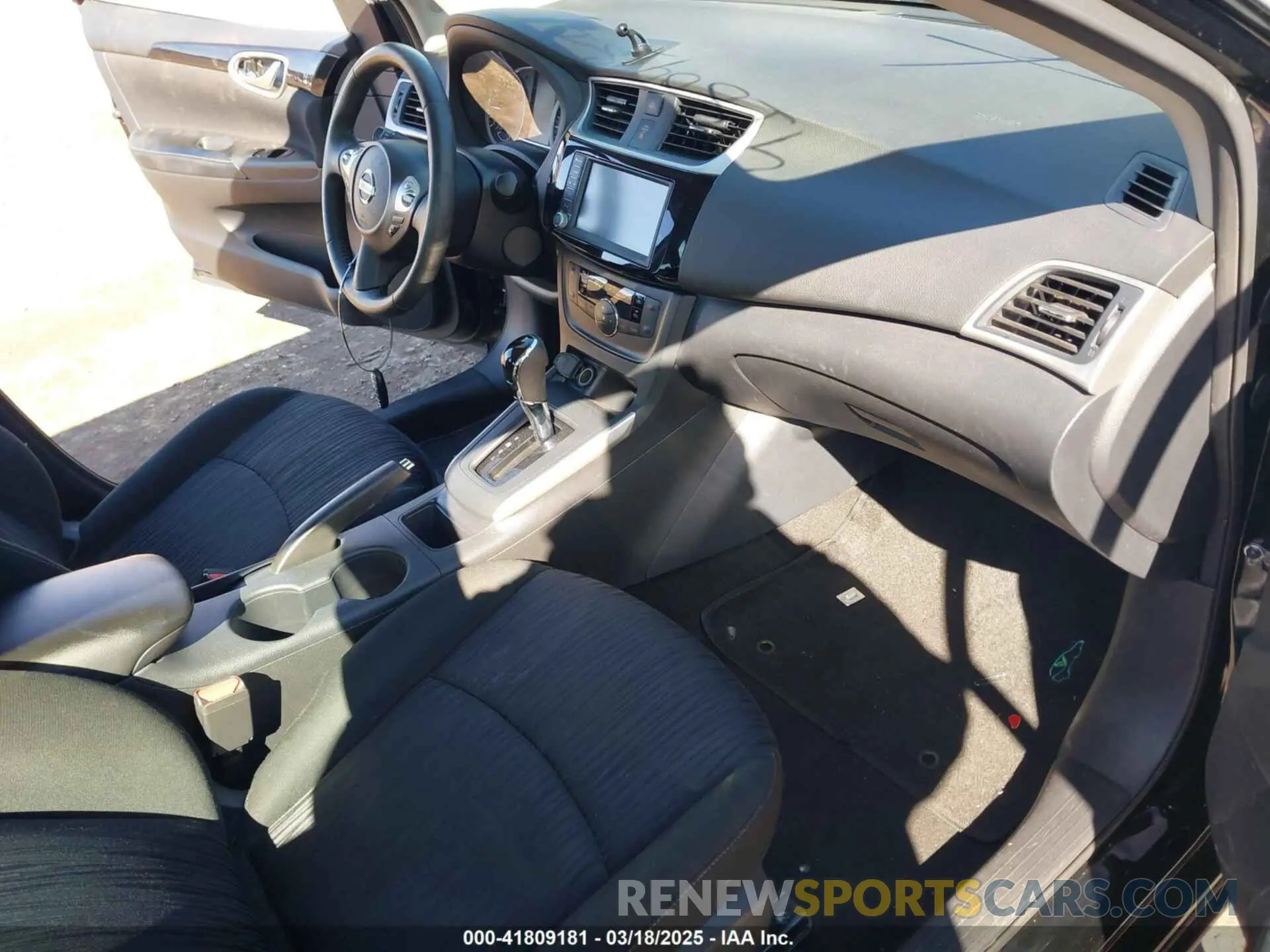 5 Photograph of a damaged car 3N1AB7AP4KY401937 NISSAN SENTRA 2019