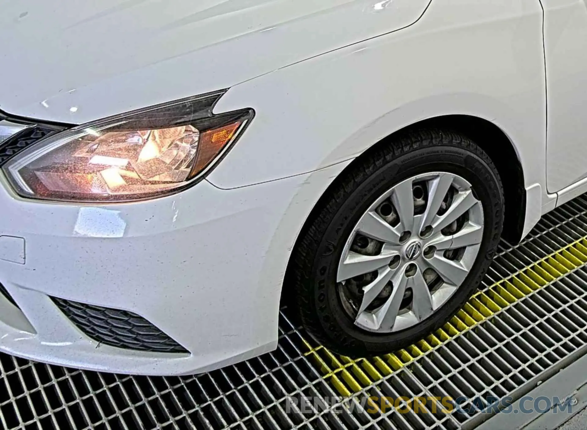 17 Photograph of a damaged car 3N1AB7AP4KY446781 NISSAN SENTRA 2019