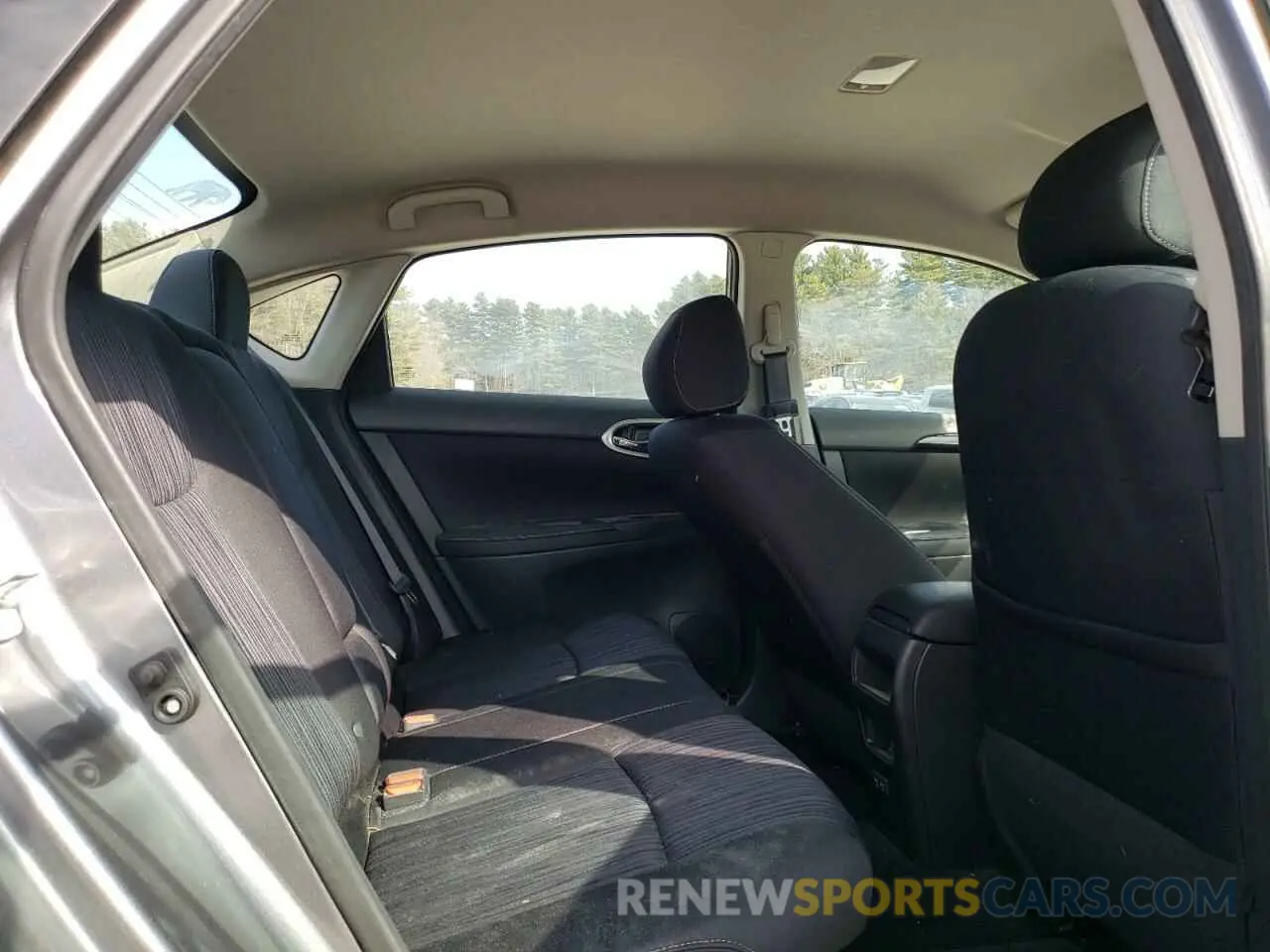 10 Photograph of a damaged car 3N1AB7AP5KL602968 NISSAN SENTRA 2019