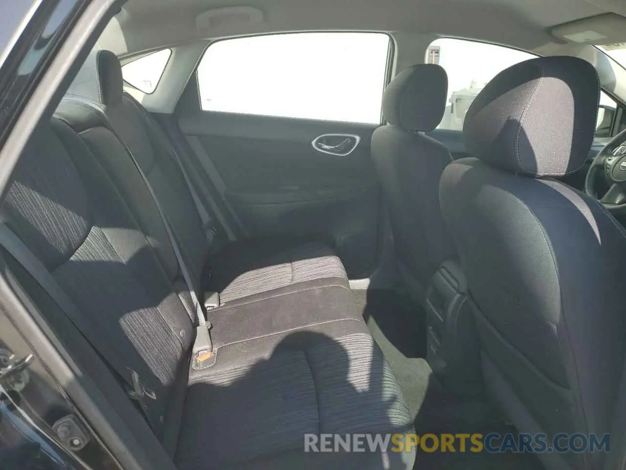 10 Photograph of a damaged car 3N1AB7AP5KL606258 NISSAN SENTRA 2019