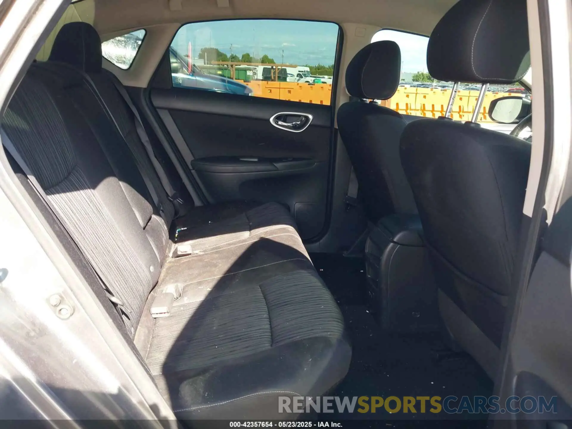8 Photograph of a damaged car 3N1AB7AP5KL612335 NISSAN SENTRA 2019