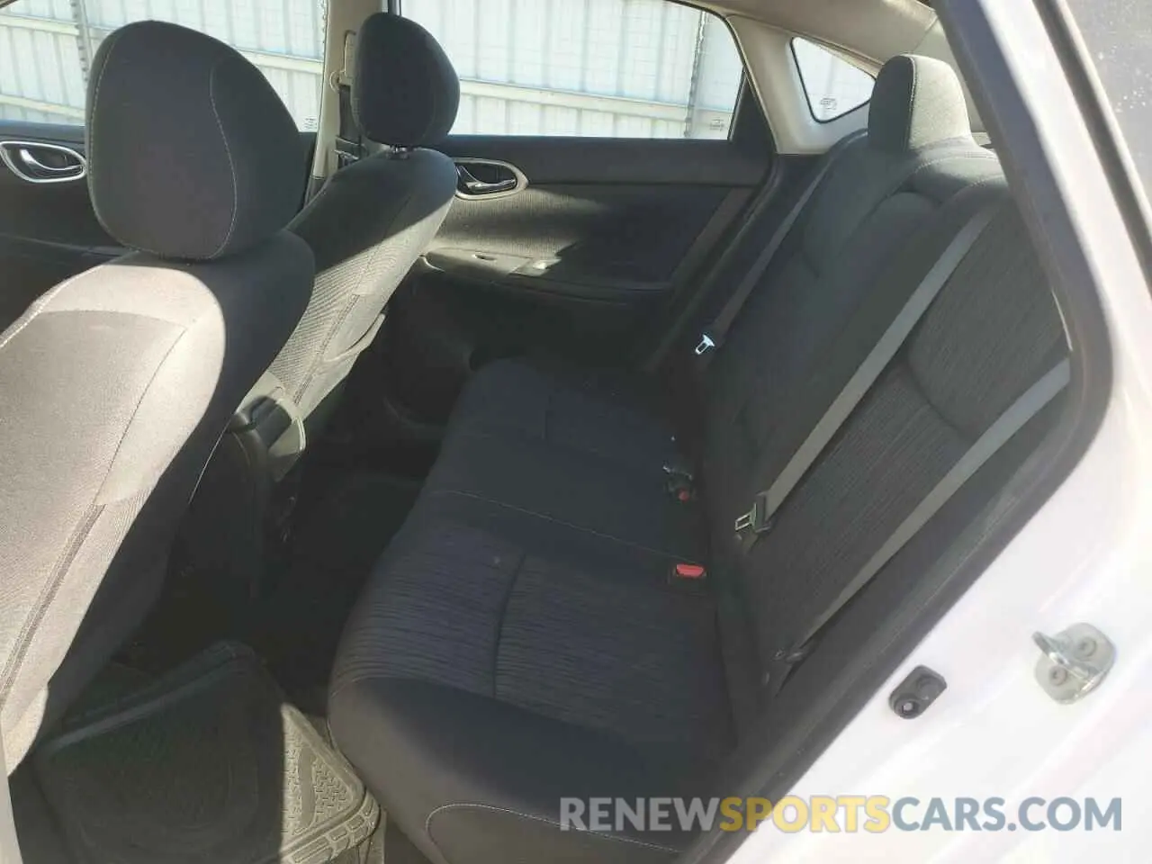 10 Photograph of a damaged car 3N1AB7AP5KL612660 NISSAN SENTRA 2019