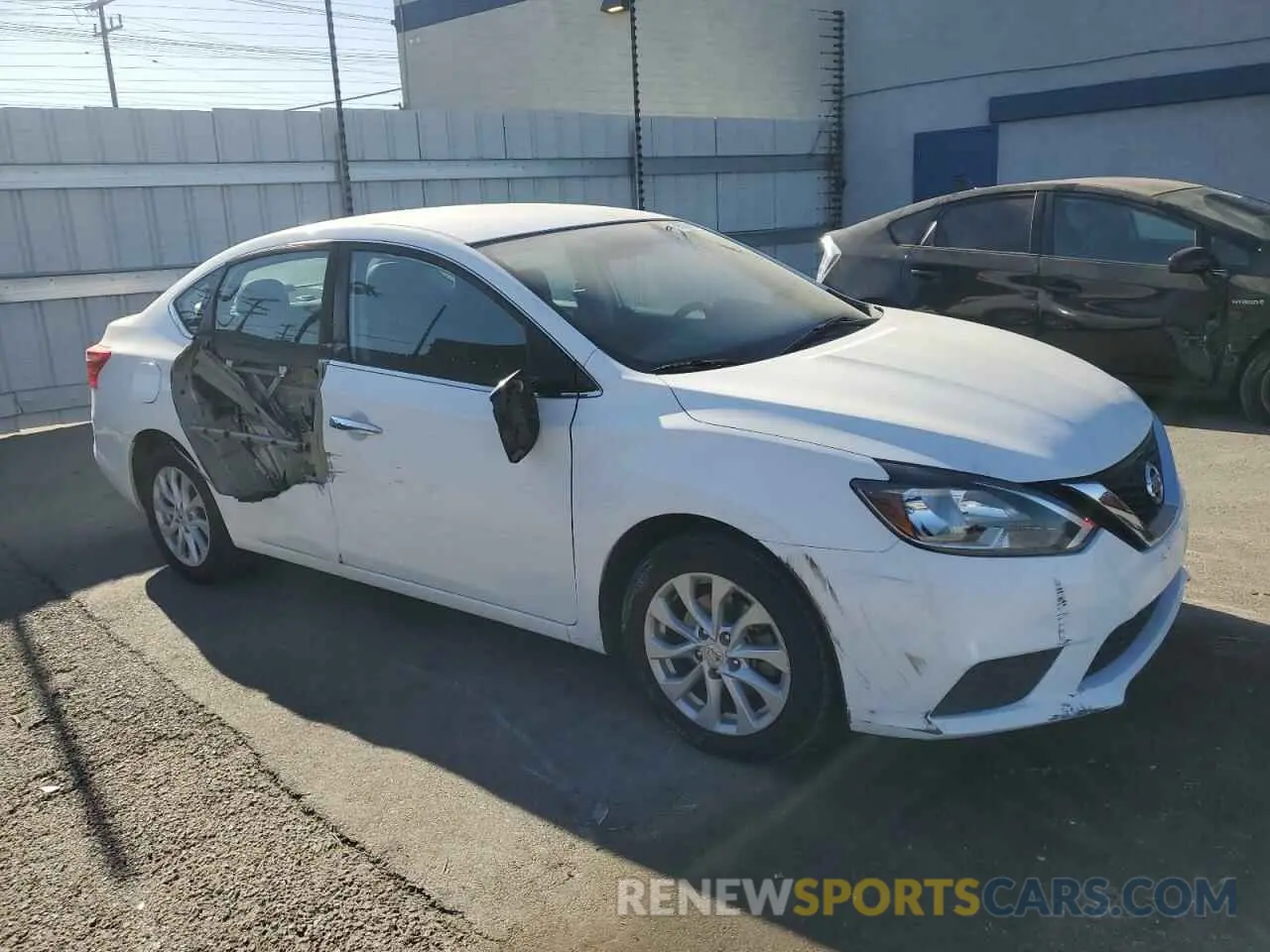 4 Photograph of a damaged car 3N1AB7AP5KL612660 NISSAN SENTRA 2019