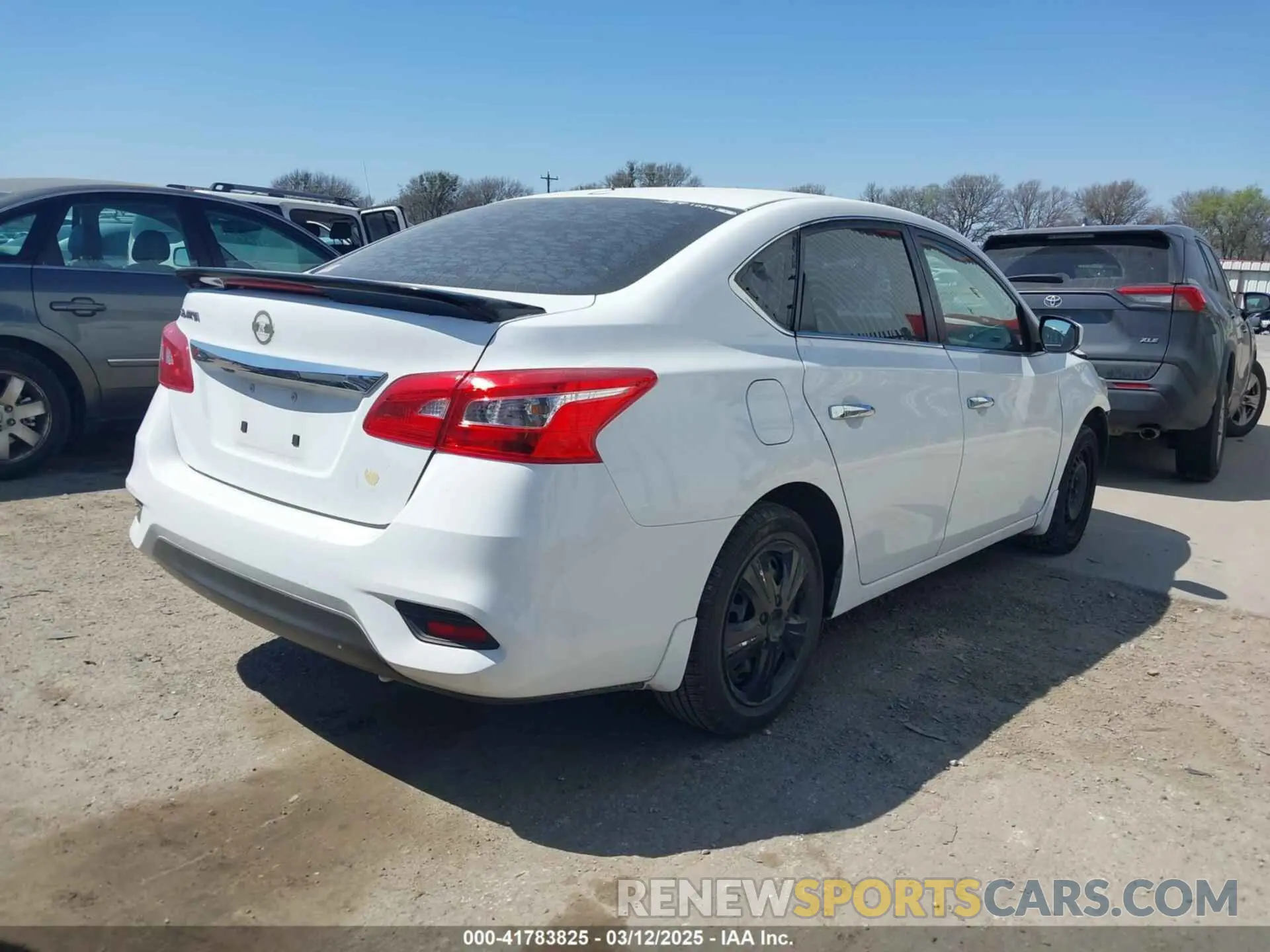 4 Photograph of a damaged car 3N1AB7AP5KY203397 NISSAN SENTRA 2019