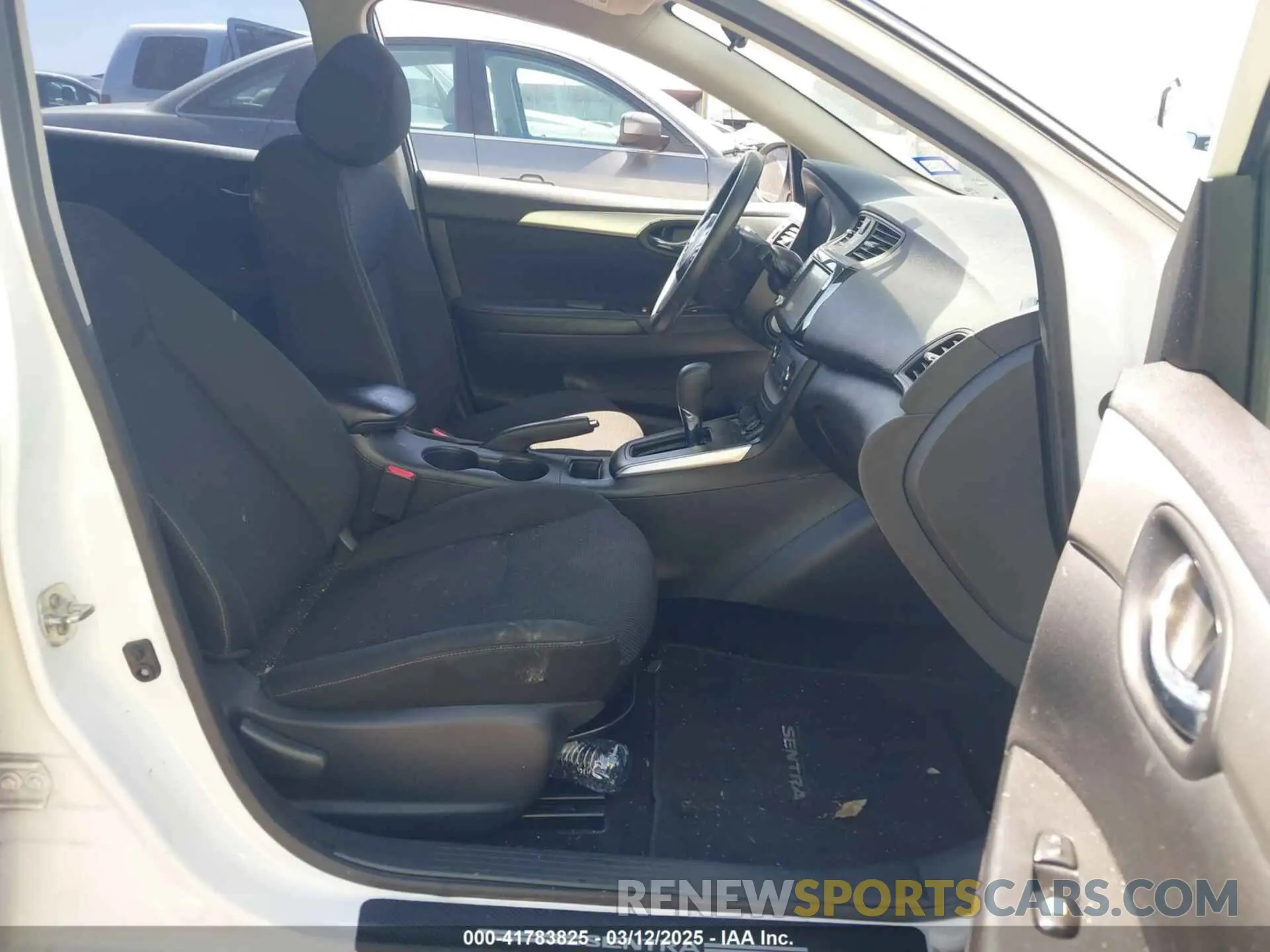 5 Photograph of a damaged car 3N1AB7AP5KY203397 NISSAN SENTRA 2019