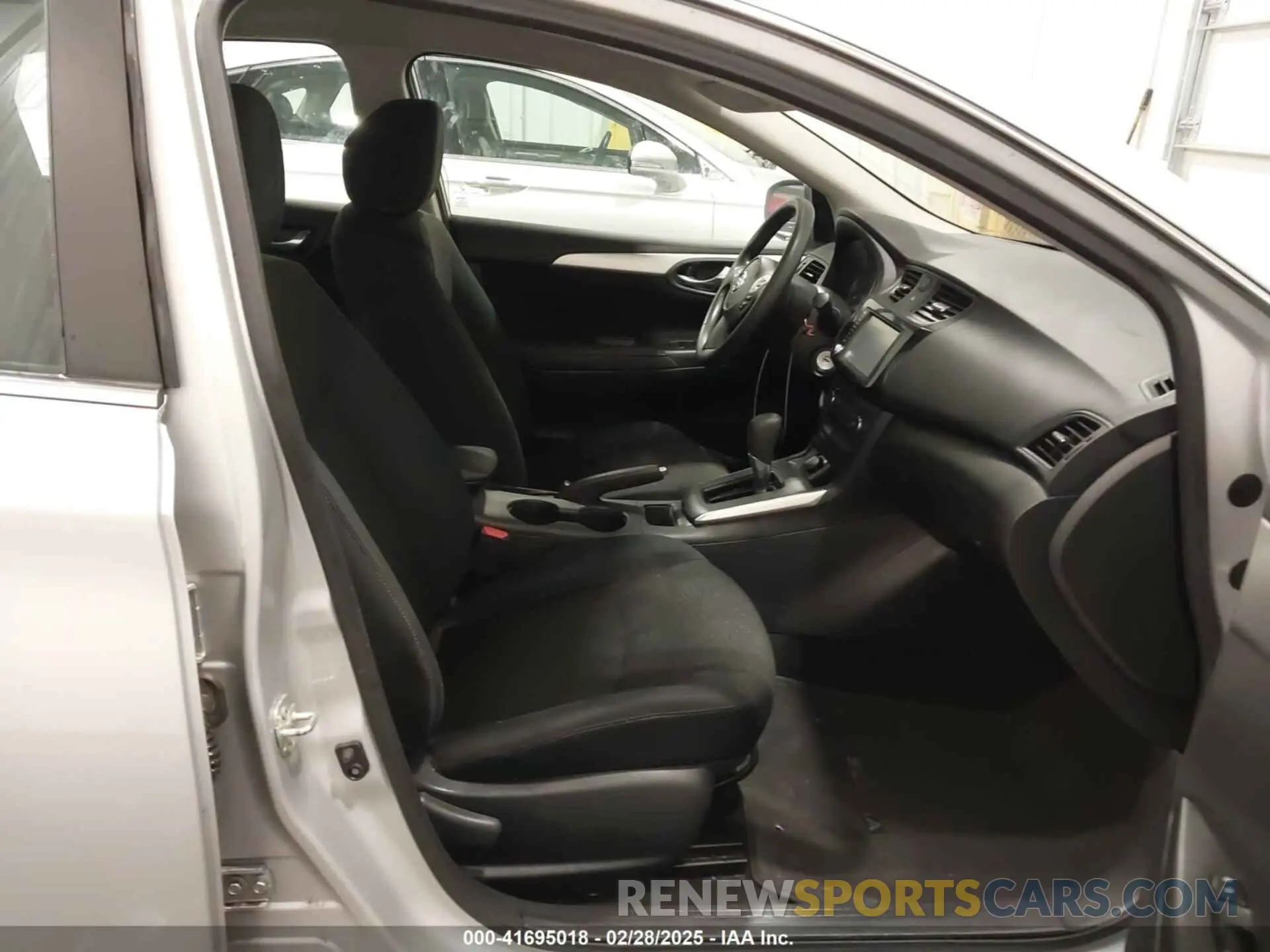 5 Photograph of a damaged car 3N1AB7AP5KY218689 NISSAN SENTRA 2019