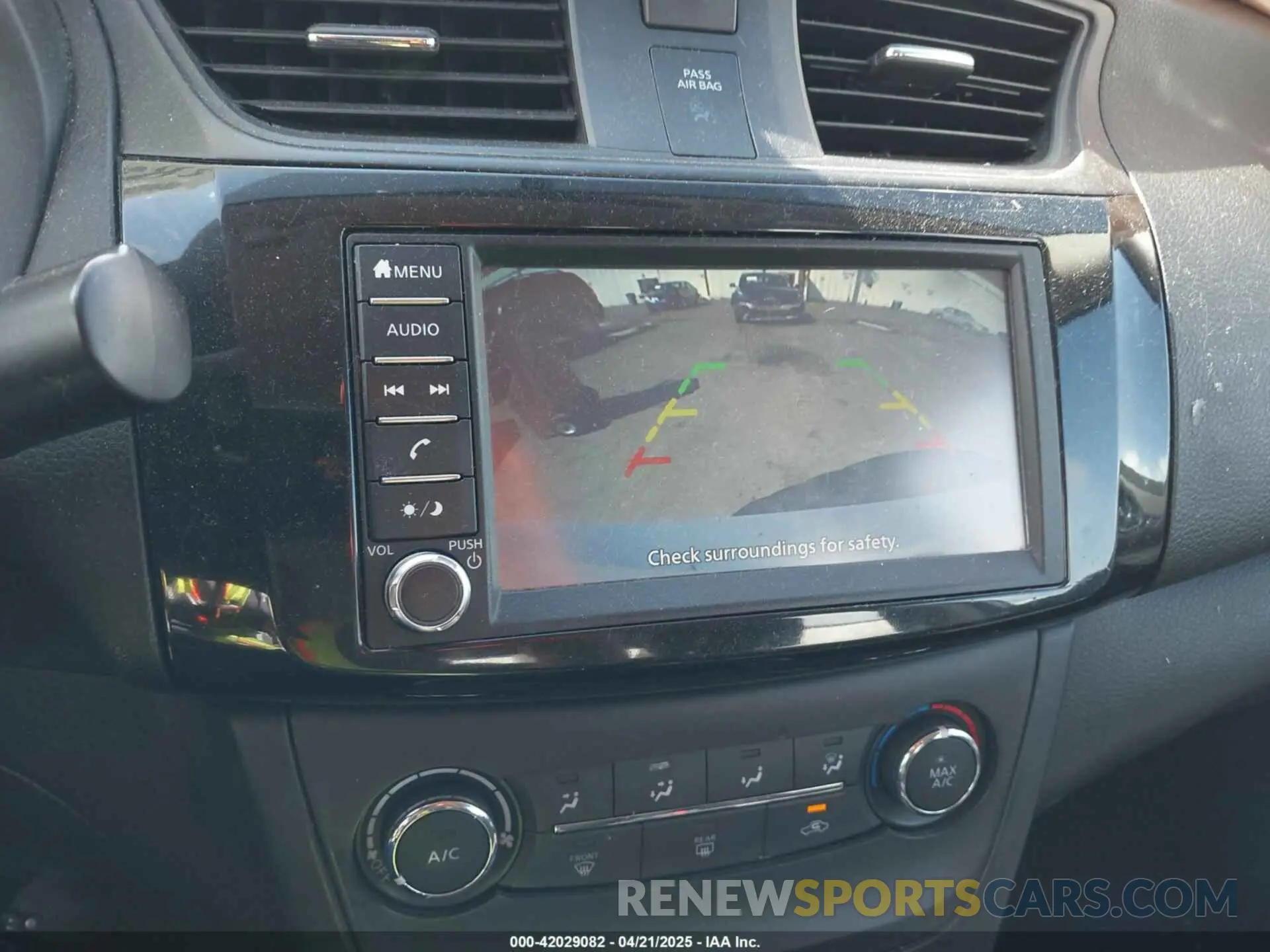 18 Photograph of a damaged car 3N1AB7AP5KY227991 NISSAN SENTRA 2019