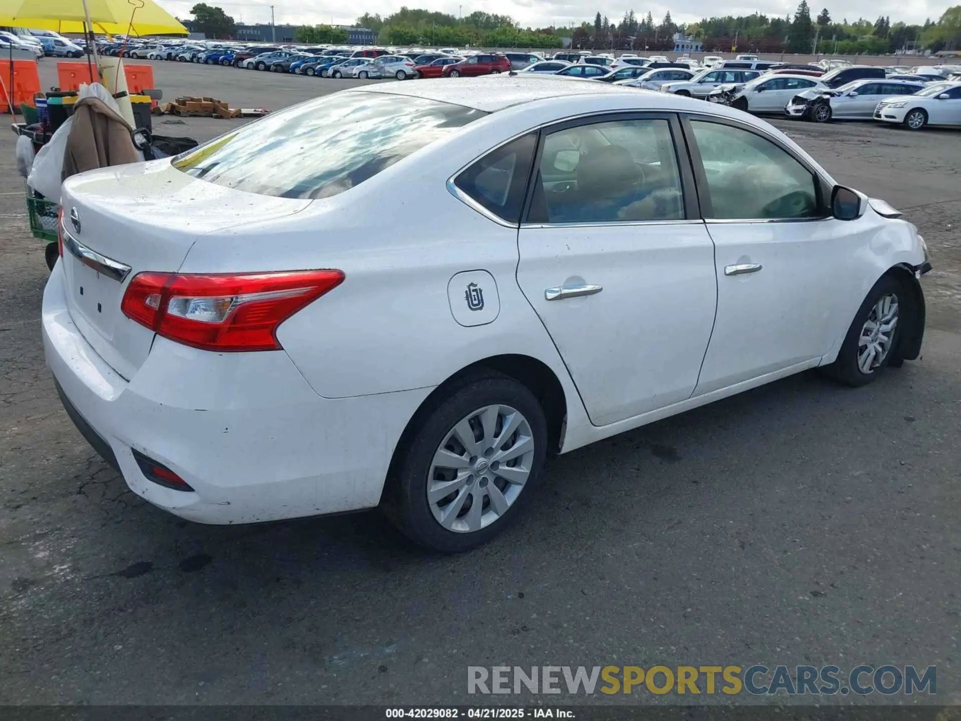 4 Photograph of a damaged car 3N1AB7AP5KY227991 NISSAN SENTRA 2019