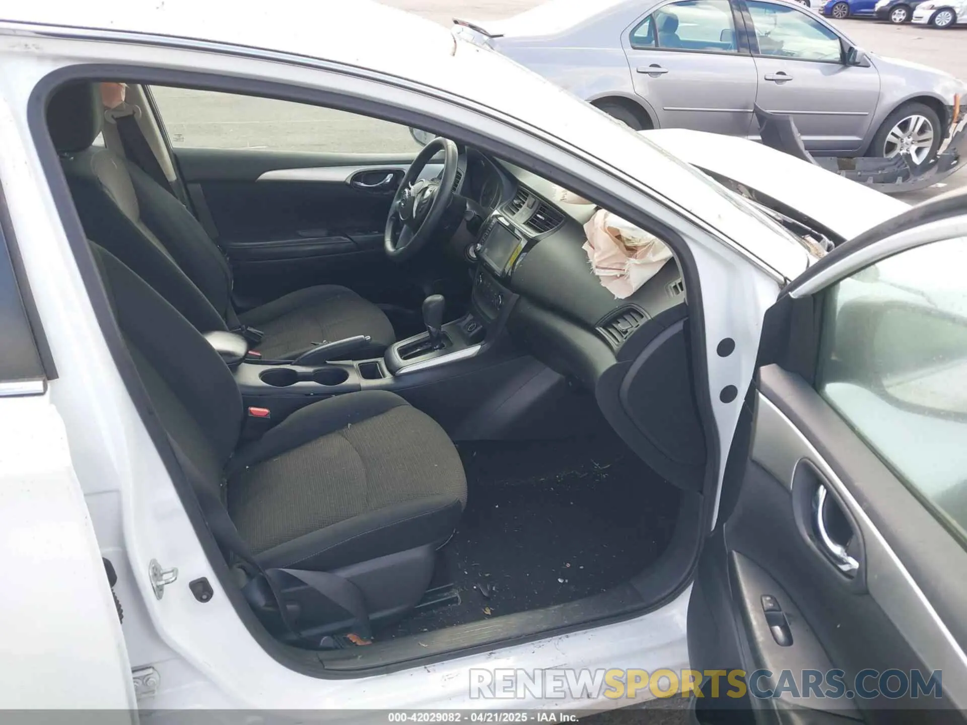 5 Photograph of a damaged car 3N1AB7AP5KY227991 NISSAN SENTRA 2019