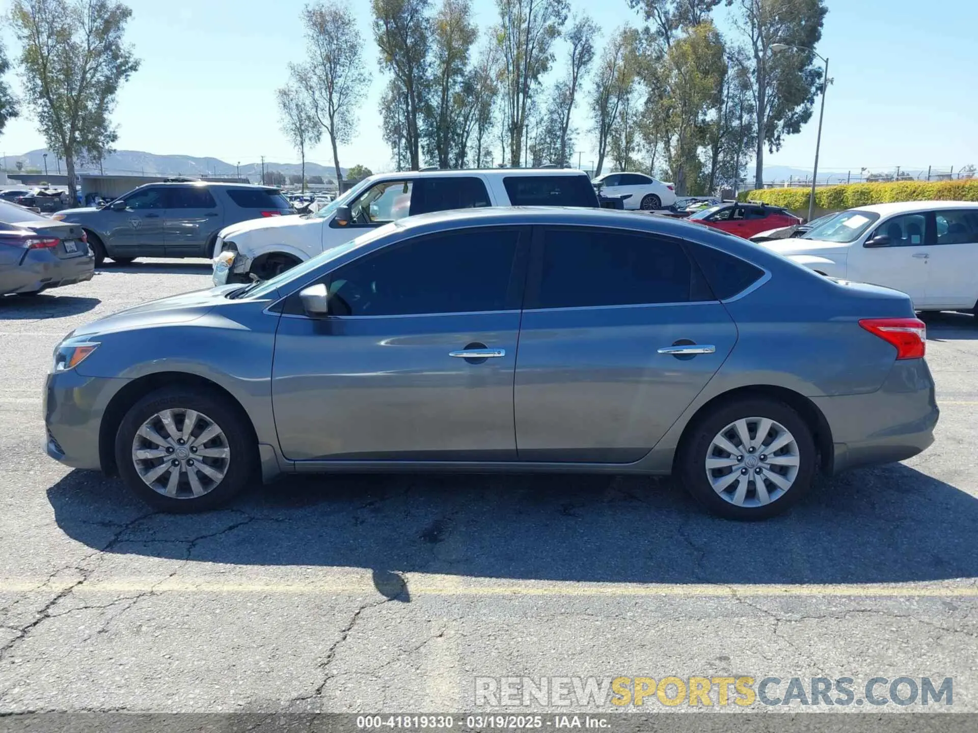 14 Photograph of a damaged car 3N1AB7AP5KY228039 NISSAN SENTRA 2019