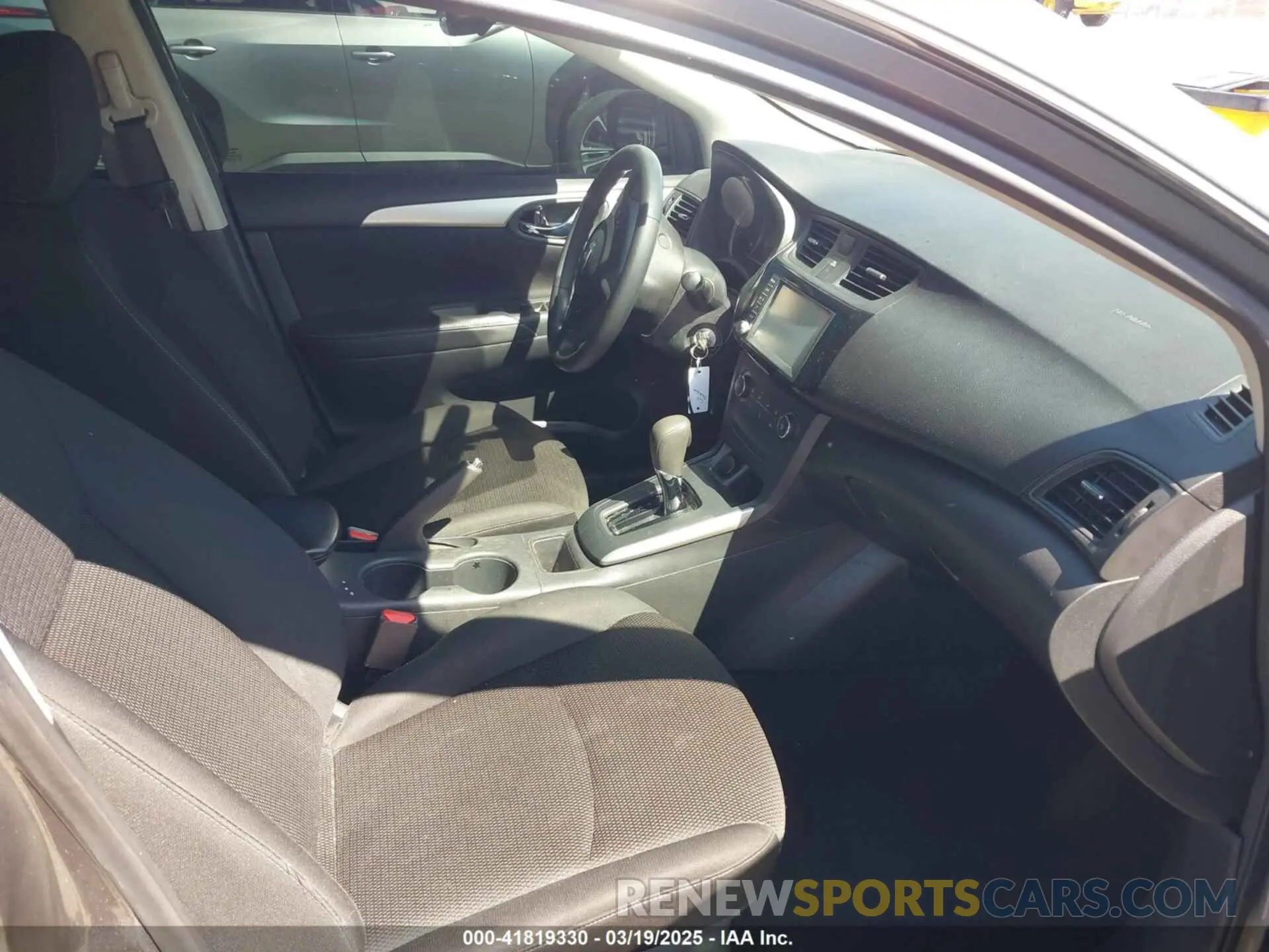 5 Photograph of a damaged car 3N1AB7AP5KY228039 NISSAN SENTRA 2019