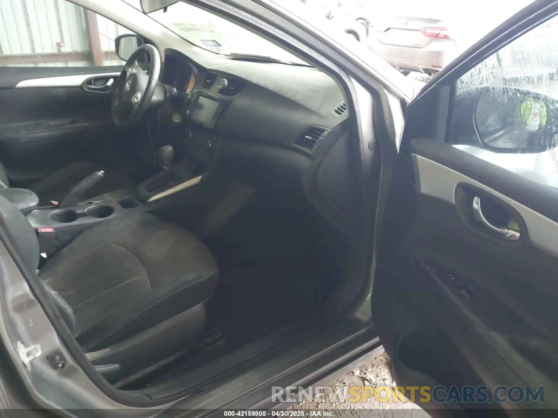 5 Photograph of a damaged car 3N1AB7AP5KY228283 NISSAN SENTRA 2019