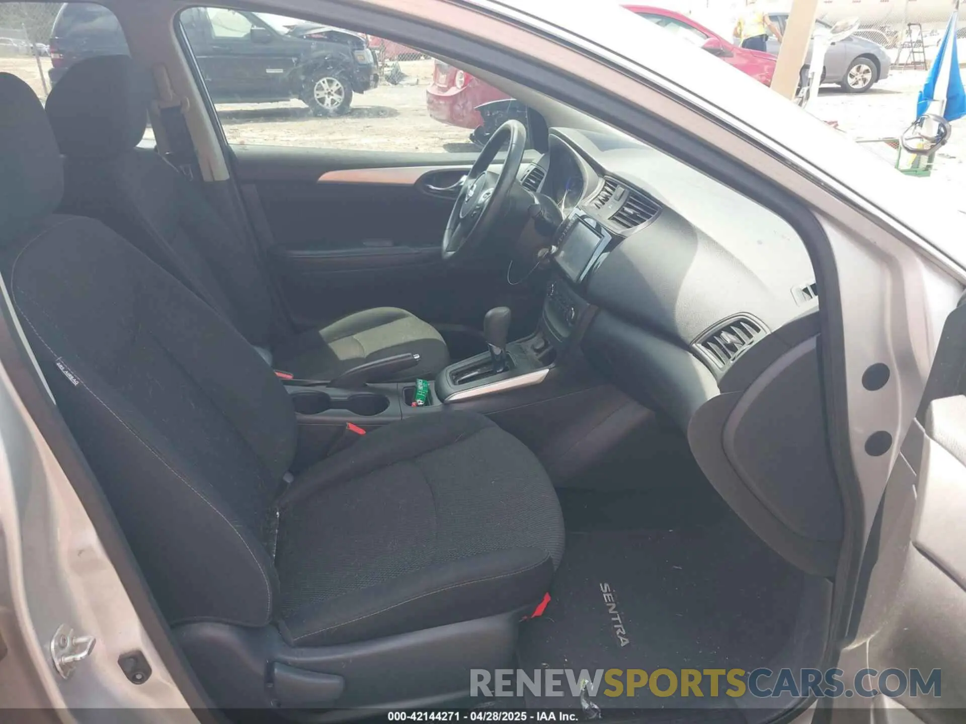 5 Photograph of a damaged car 3N1AB7AP5KY240322 NISSAN SENTRA 2019