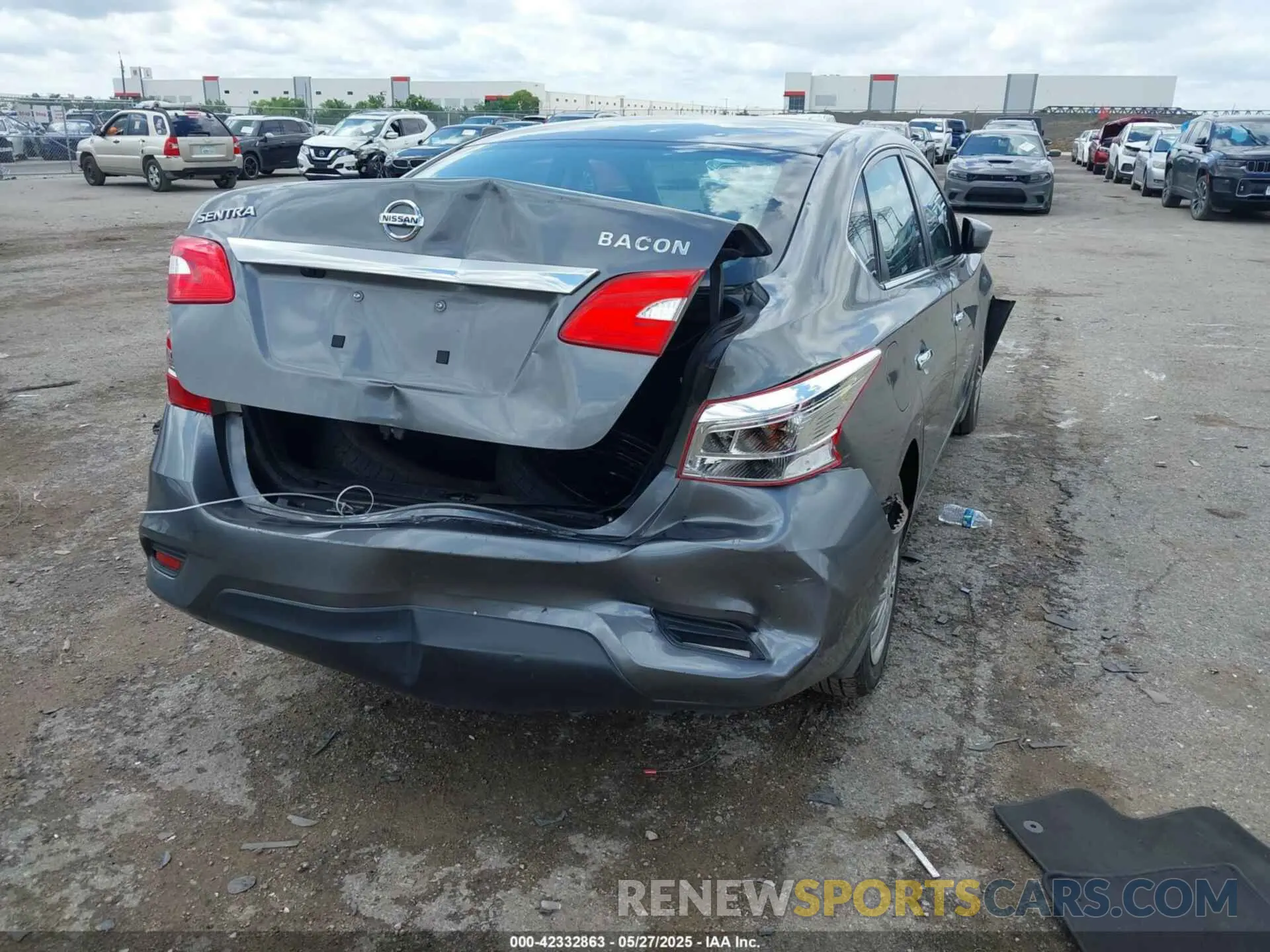 4 Photograph of a damaged car 3N1AB7AP5KY245097 NISSAN SENTRA 2019