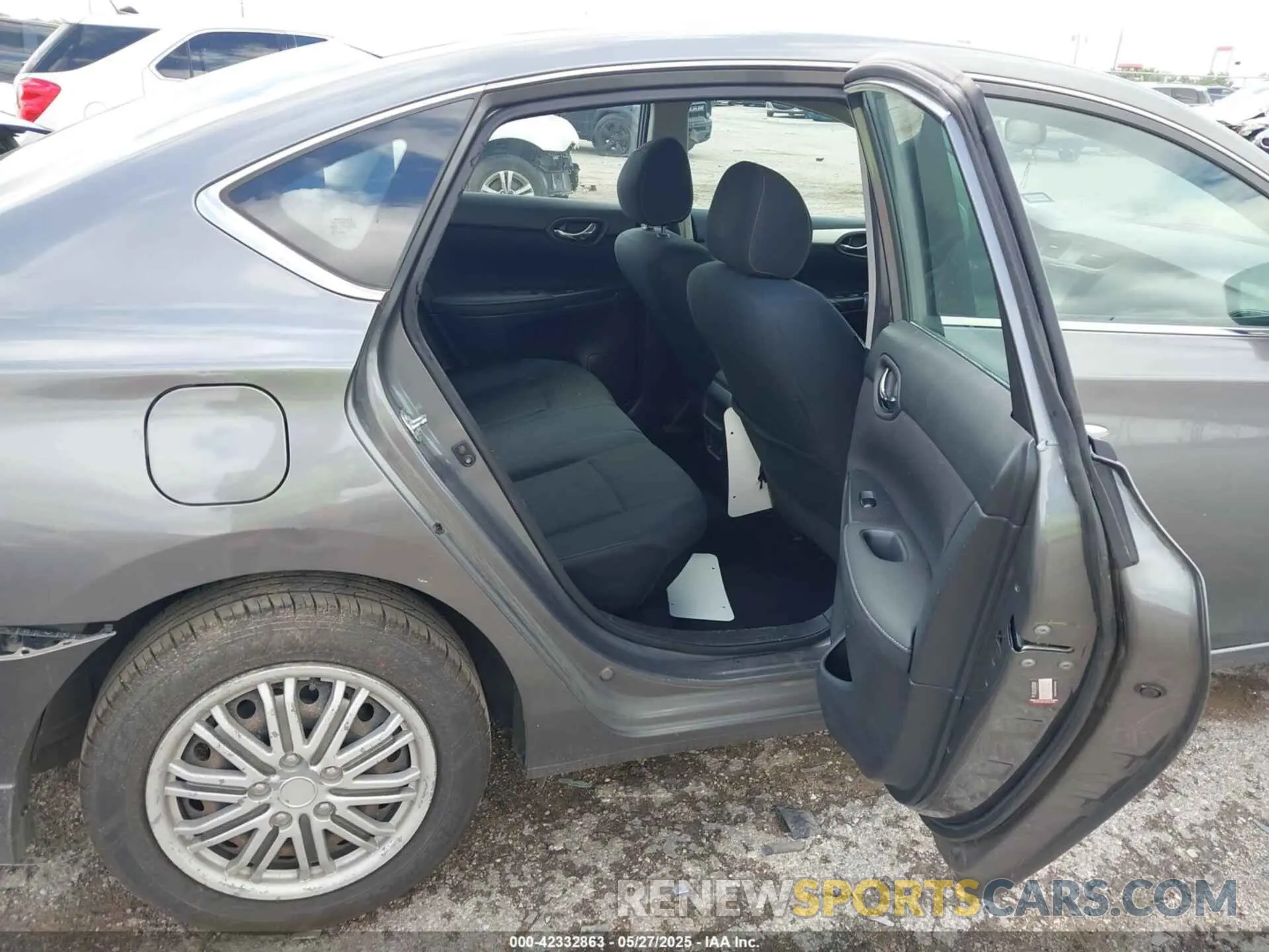 8 Photograph of a damaged car 3N1AB7AP5KY245097 NISSAN SENTRA 2019