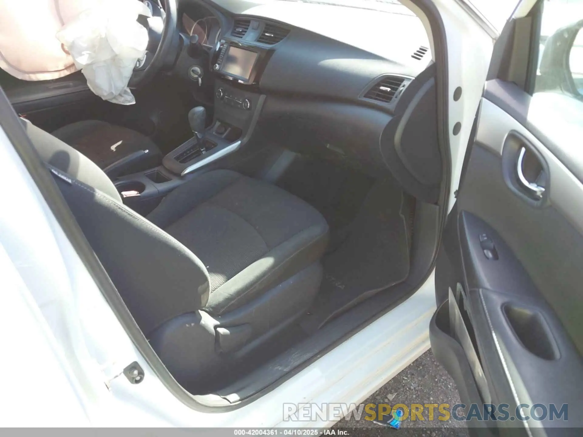 5 Photograph of a damaged car 3N1AB7AP5KY250882 NISSAN SENTRA 2019
