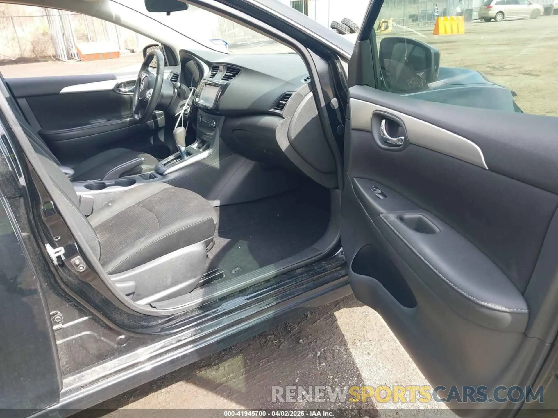 5 Photograph of a damaged car 3N1AB7AP5KY296969 NISSAN SENTRA 2019