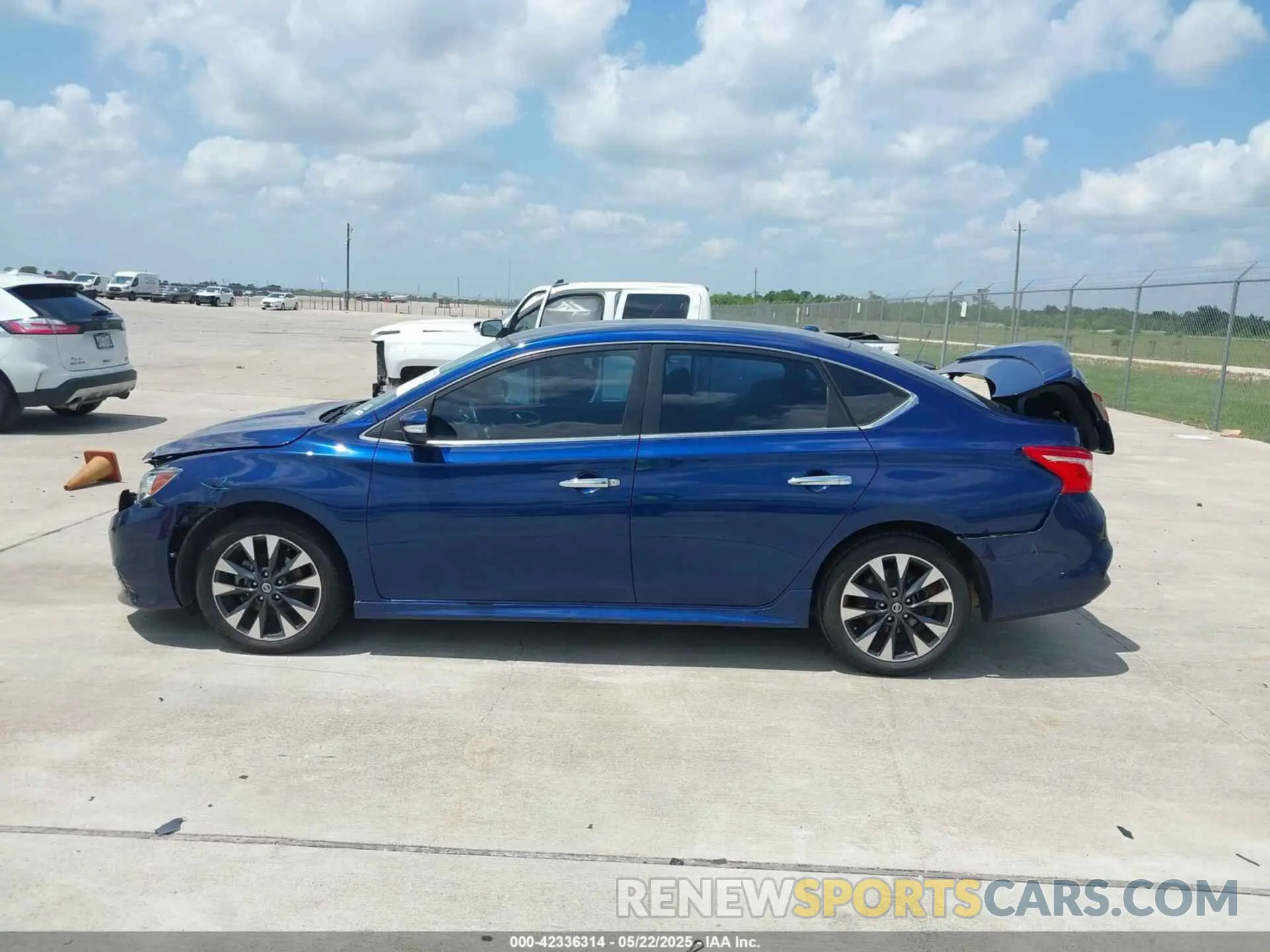 14 Photograph of a damaged car 3N1AB7AP5KY312121 NISSAN SENTRA 2019