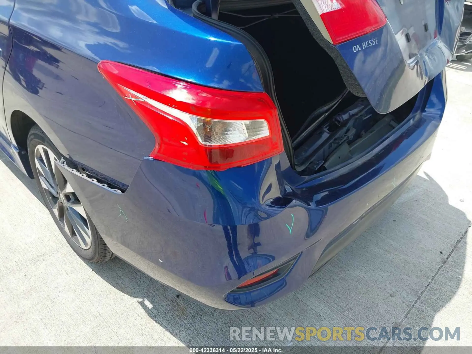 18 Photograph of a damaged car 3N1AB7AP5KY312121 NISSAN SENTRA 2019