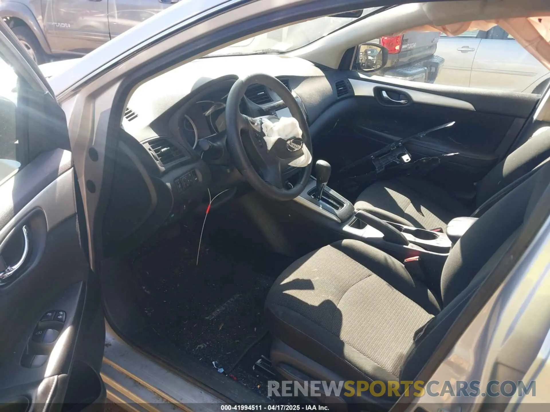 5 Photograph of a damaged car 3N1AB7AP5KY321725 NISSAN SENTRA 2019